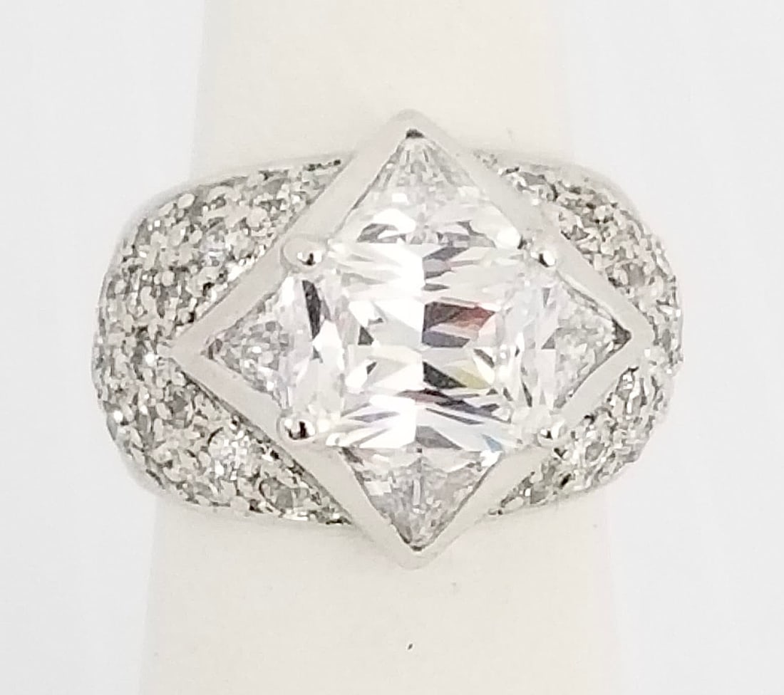 Amazing 925 Sterling Silver ZC Diamond Ring (1 of 6)