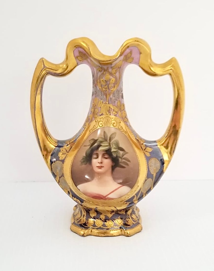 Amazing Wagner Royal Vienna Portrait Porcelain Vase: Beautiful Wagner Royal Vienna portrait vase, hand painted, 24kt decorated flowers, signed Daphne 186, Depose, highly gilded handles, 1900's, 6 3/4 x 5 3/8 inches.