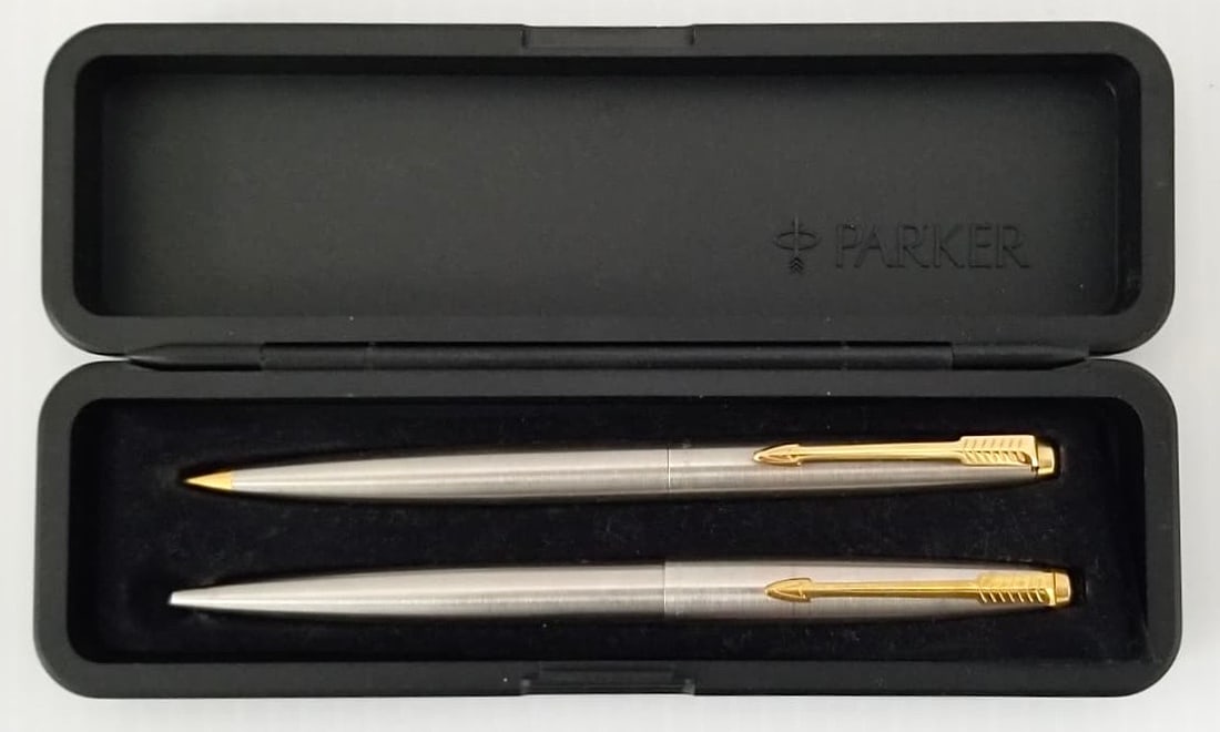 Amazing Parker Stainless Steel & Golden Ballpoint Pen Pair: Nice Parker stainless steel and golden ballpoint pen, it needs refill, mechanical pencil, 5 inches long, black original box.