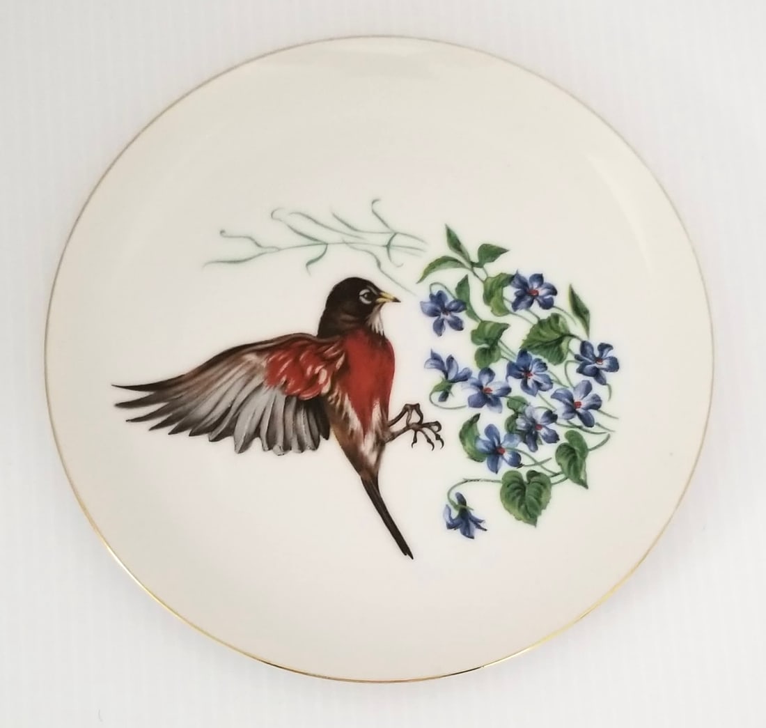 Amazing Limoges France Bird & Flower Plate: Beautiful Limoges bird and flowers plate, 7 1/2 inches round, golden Limoges France mark.