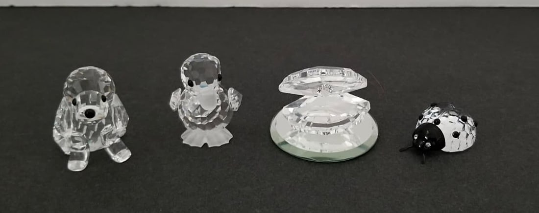 Amazing Swarovski Lady Bug, Shell, Duck, Beagle Figurines: Beautiful Swarovski lady bug, shell, duck, beagle dog miniature figurines, original box, 1 1/8 x 1 1/4 inches, Austria.