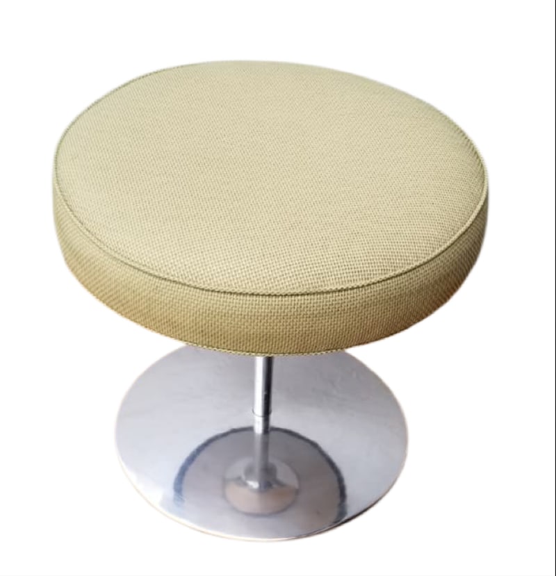 Amazing Estelle Laverne NY-22 Beige Silver Chair: Beautiful Estelle Laverne NY-22 beige silver chair. 18 inches high x 20 inches round. What you see on the silver part is just the reflection when taking the photo.