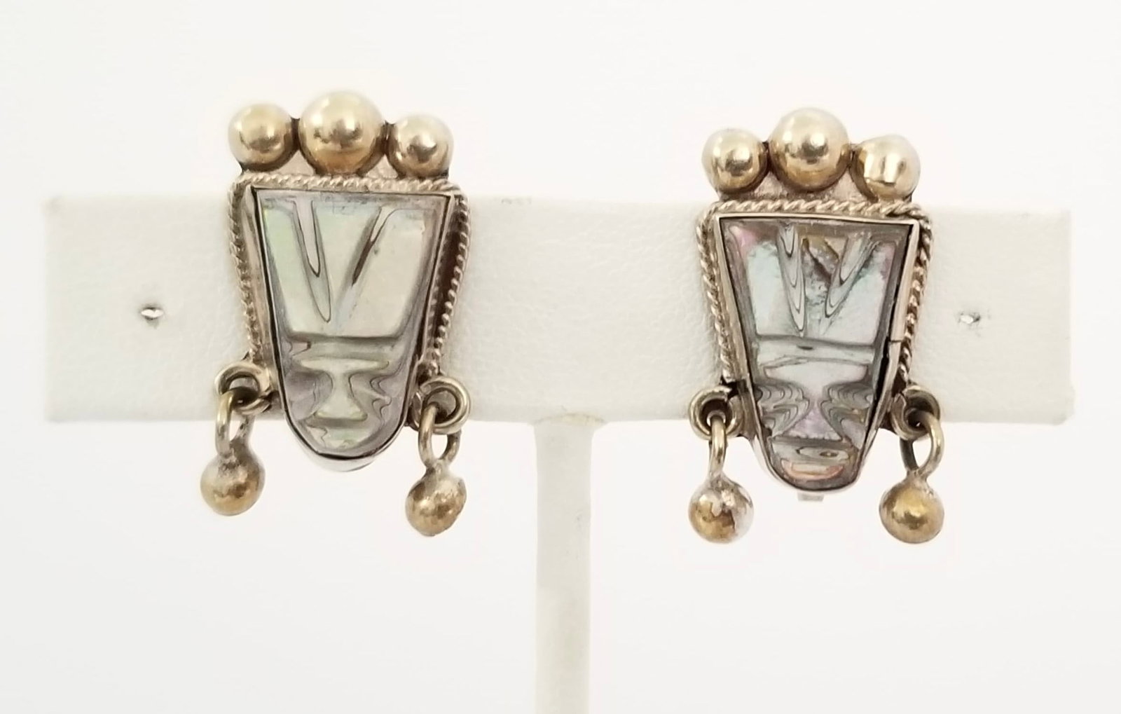 Amazing Sterling Taxco Mexico Abalone Shell Face Earrings: Beautiful sterling Taxco Mexico Abalone shell face earrings, screw on the back, 1 x 5/8 inches, 7.6 grams.