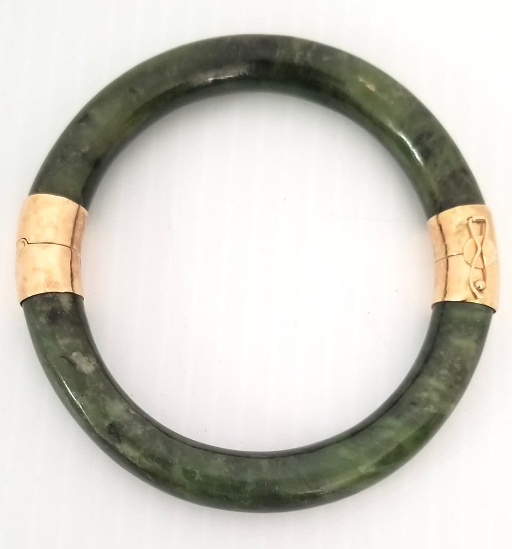 Amazing 10KT Natural Stone Jade Bangle Bracelet (1 of 3)