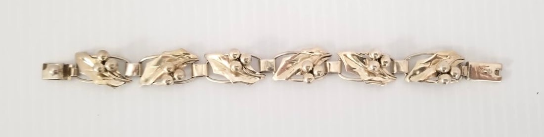 Amazing Taxco Mexico 925 Sterling Grape Bracelet: Beautiful Taxco Mexico 925 sterling silver grape bracelet, 7 x 1/2 inches, 18.9 grams.