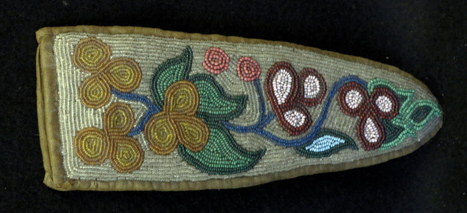 Indian Beaded Knife Sheath: Indian Beaded Knife Sheath with floral motif, Great Lakes, 8" long, ply cordage.