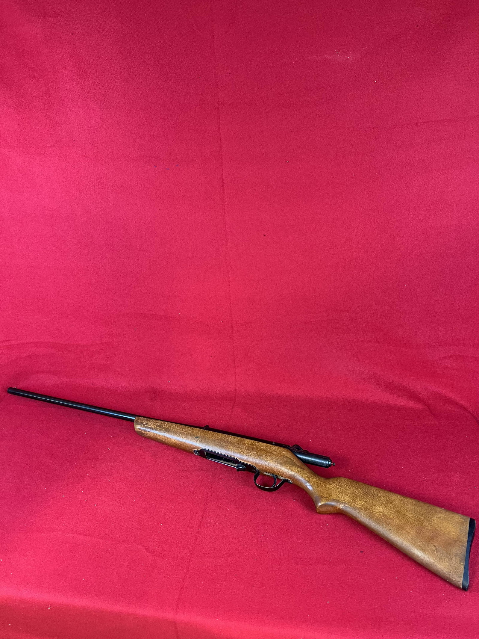 Marlin 55G 20 Gauge Shotgun: Marlin / Genfield Products New Haven Conn Model 55G 20 gauge shotgun. Condition - as shown and lacks clip.