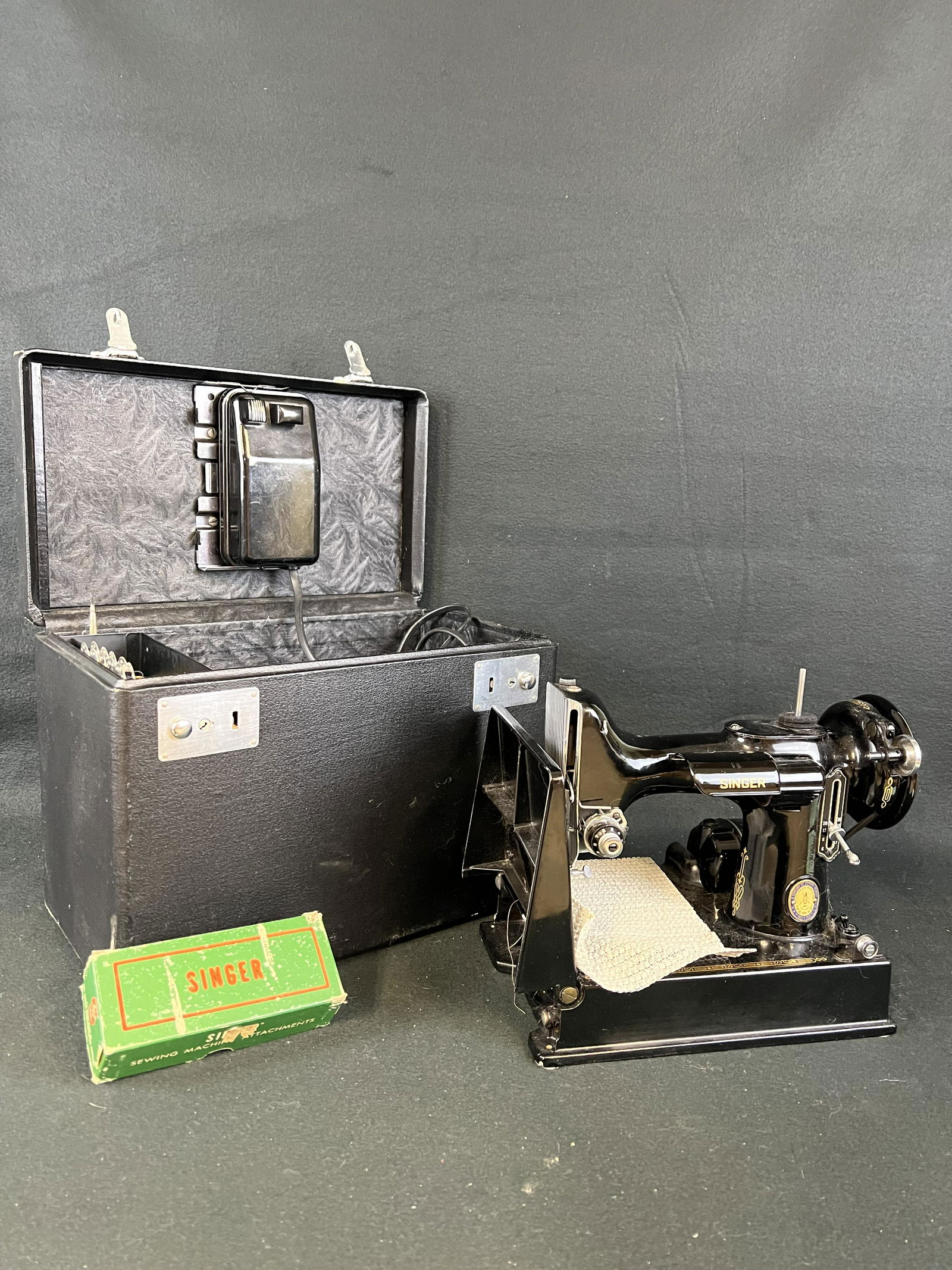 Singer Featherweight Sewing Machine: Vintage Singer featherweight sewing machine Serial # AK597185 in its original case and in excellent running condition