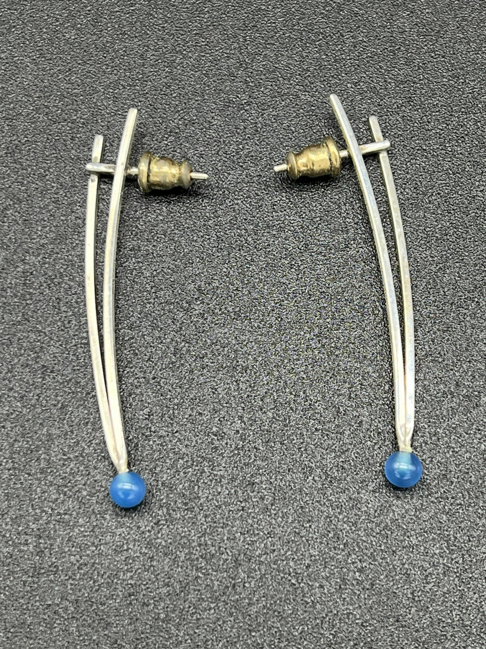 Ed Levin Modernist Sterling Silver Earrings: A pair of signed Ed Levin sterling silver modernist earrings which have a weight of 1.7 dwts. Condition - fine