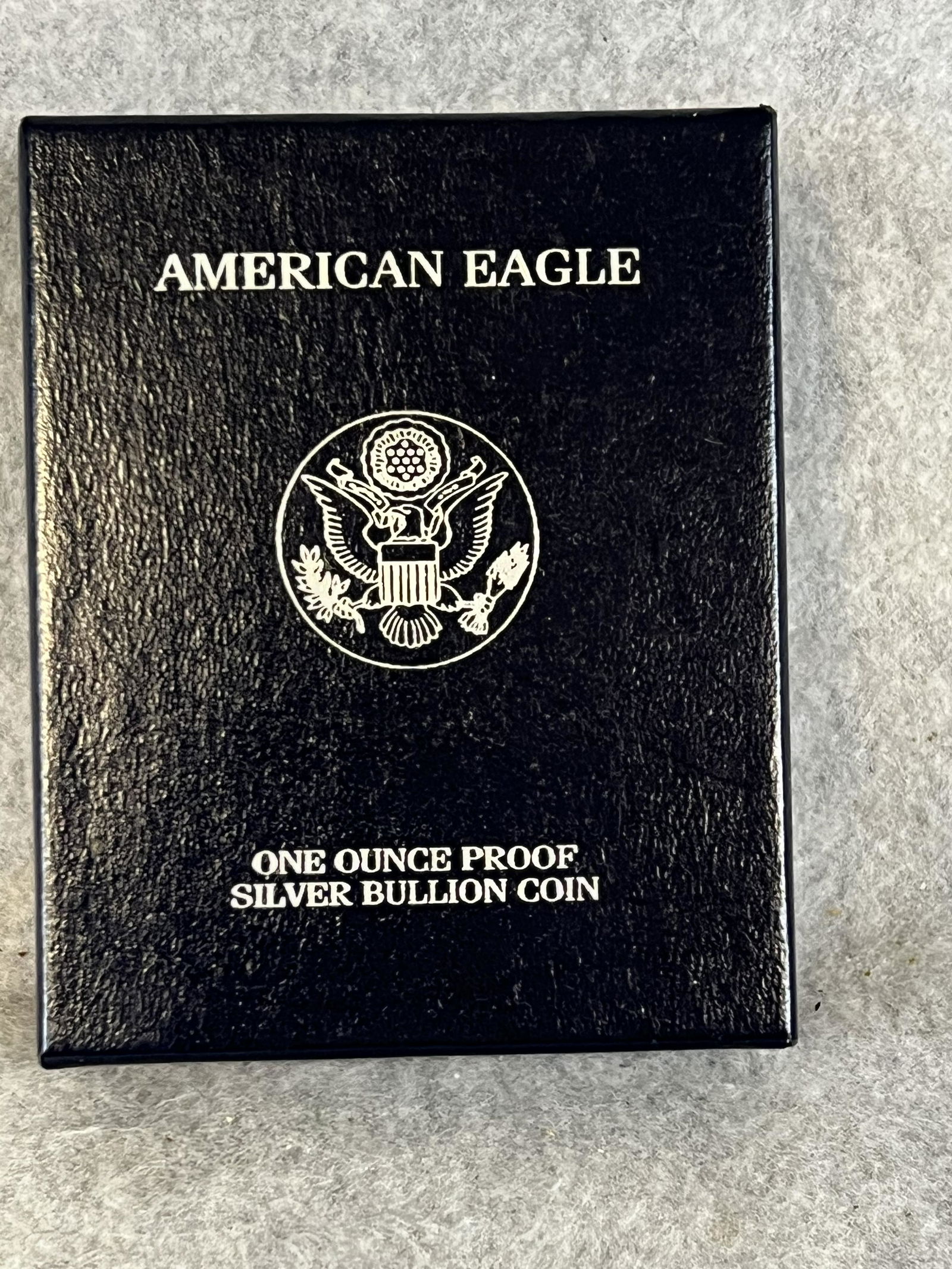 2000 Silver American Eagle One Dollar Coin w Box / COA: A 2000 Silver American Eagle One Dollar Coin complete with box and COA all in fine condition.