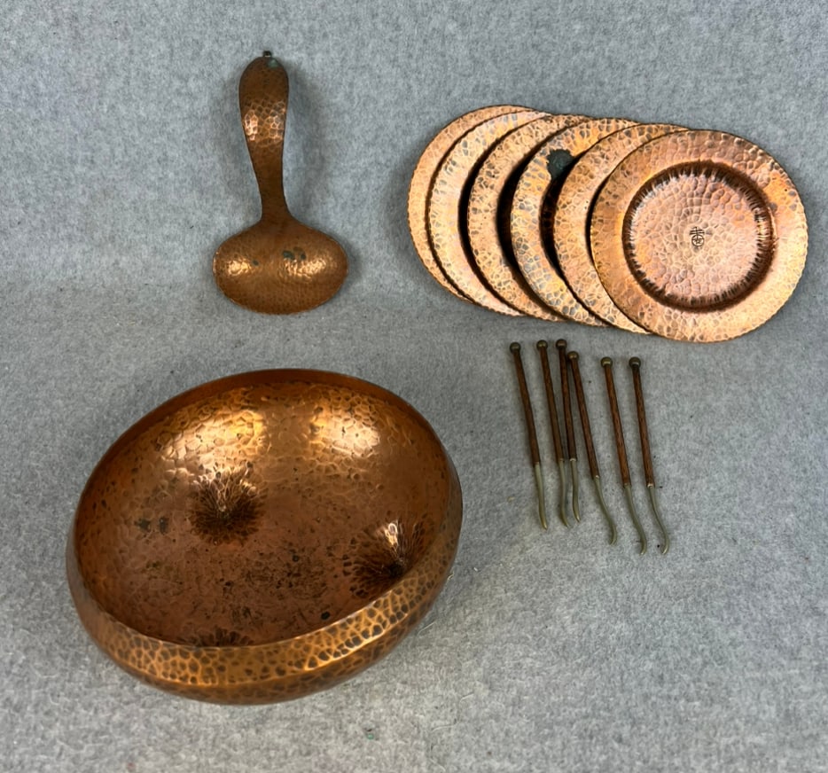 Lot Antique Roycroft Hand Hammered Copper Items (1 of 11)