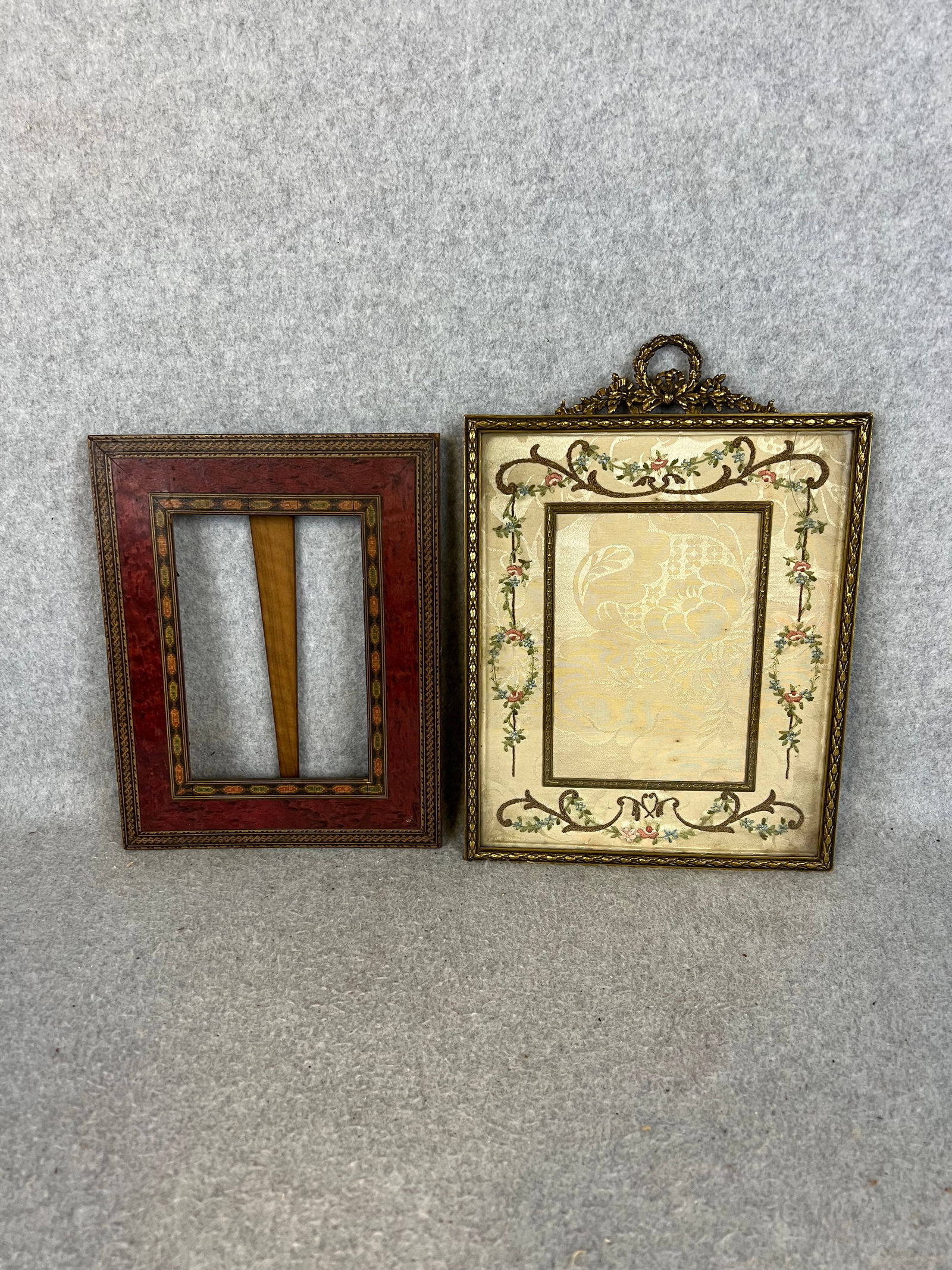 Lot 2 Dresser Top Frames (1 of 6)
