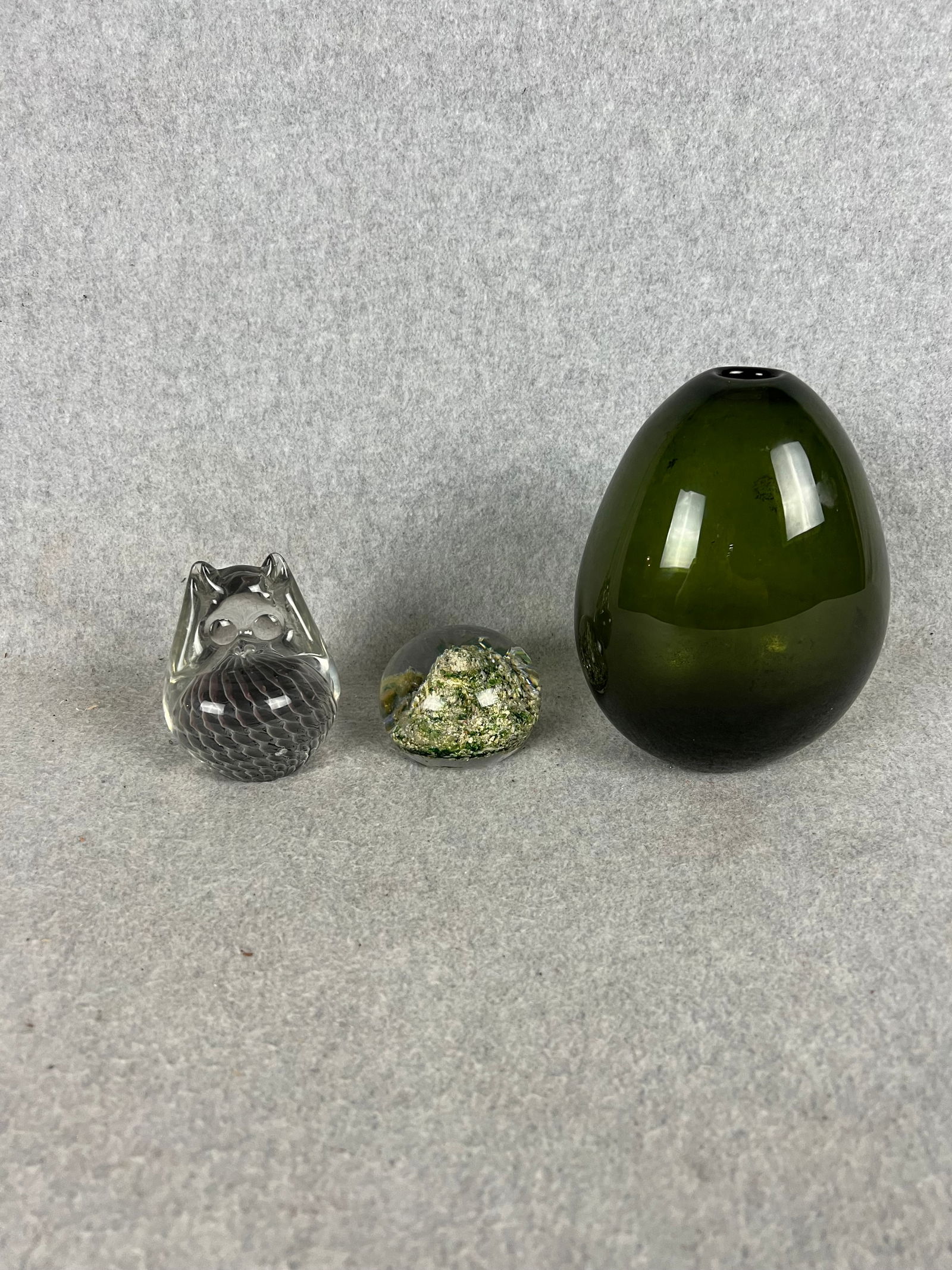 Lot 3 Pieces Of Art Glass (1 of 10)