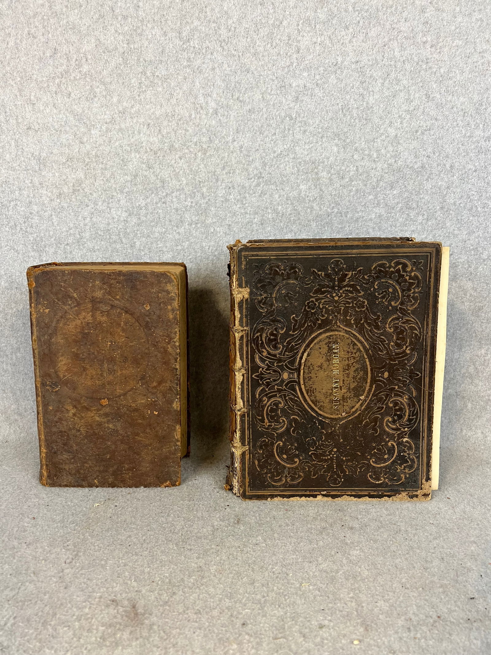 2 Bibles Having Belonged To S. Morgan (1 of 19)
