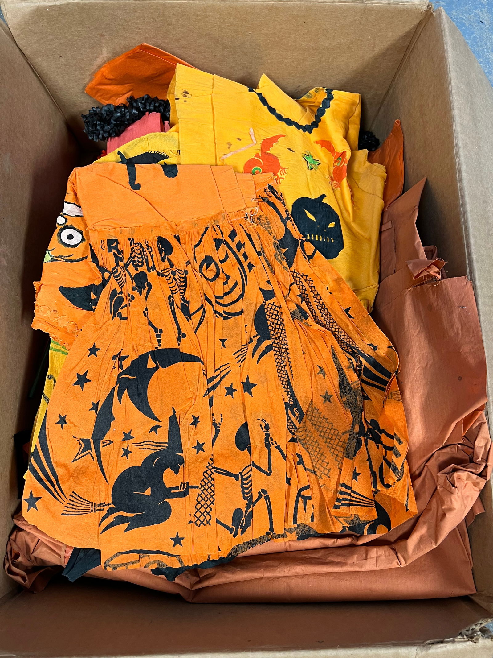 Lot Vintage Halloween Crepe Paper Decorations (1 of 7)