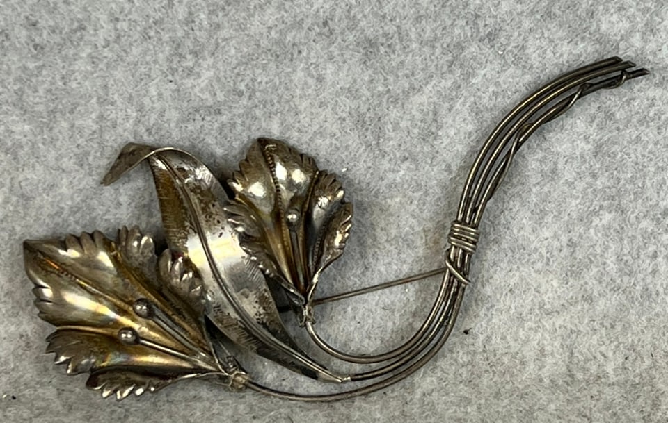 Large Sterling Silver Floral Form Brooch (1 of 9)