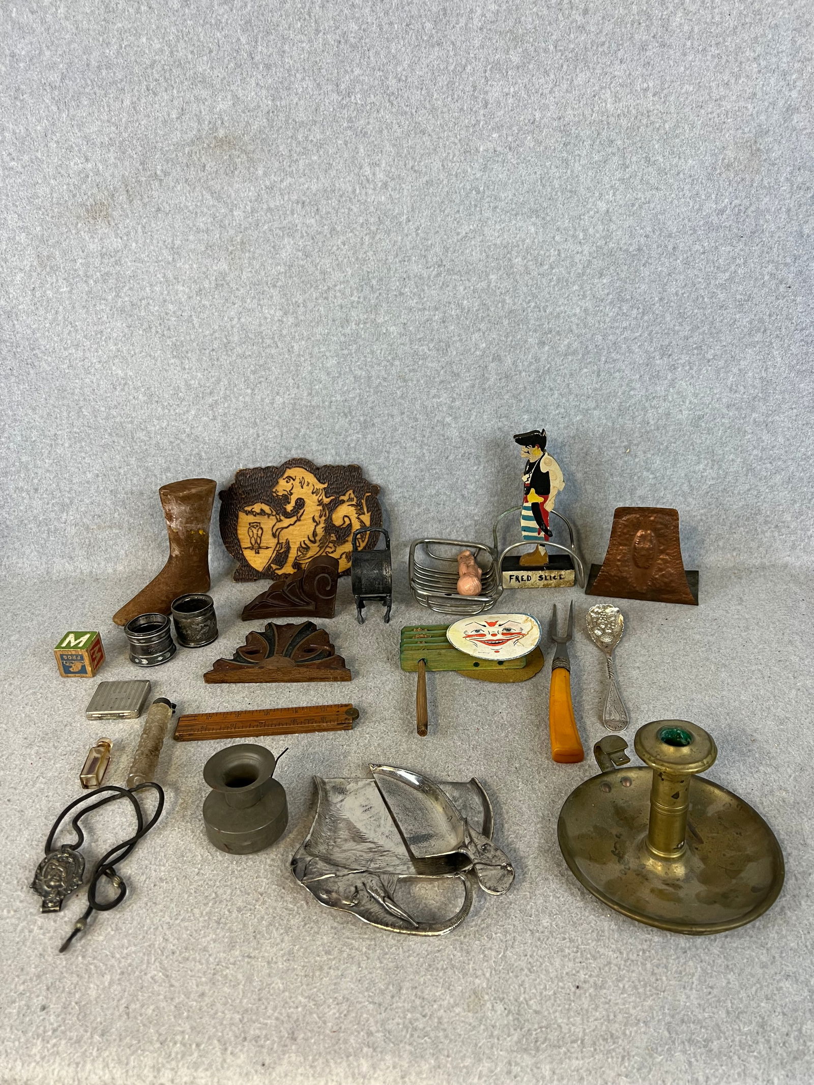 Lot Misc. Items Chamberstick, Napkin Rings Etc. (1 of 7)