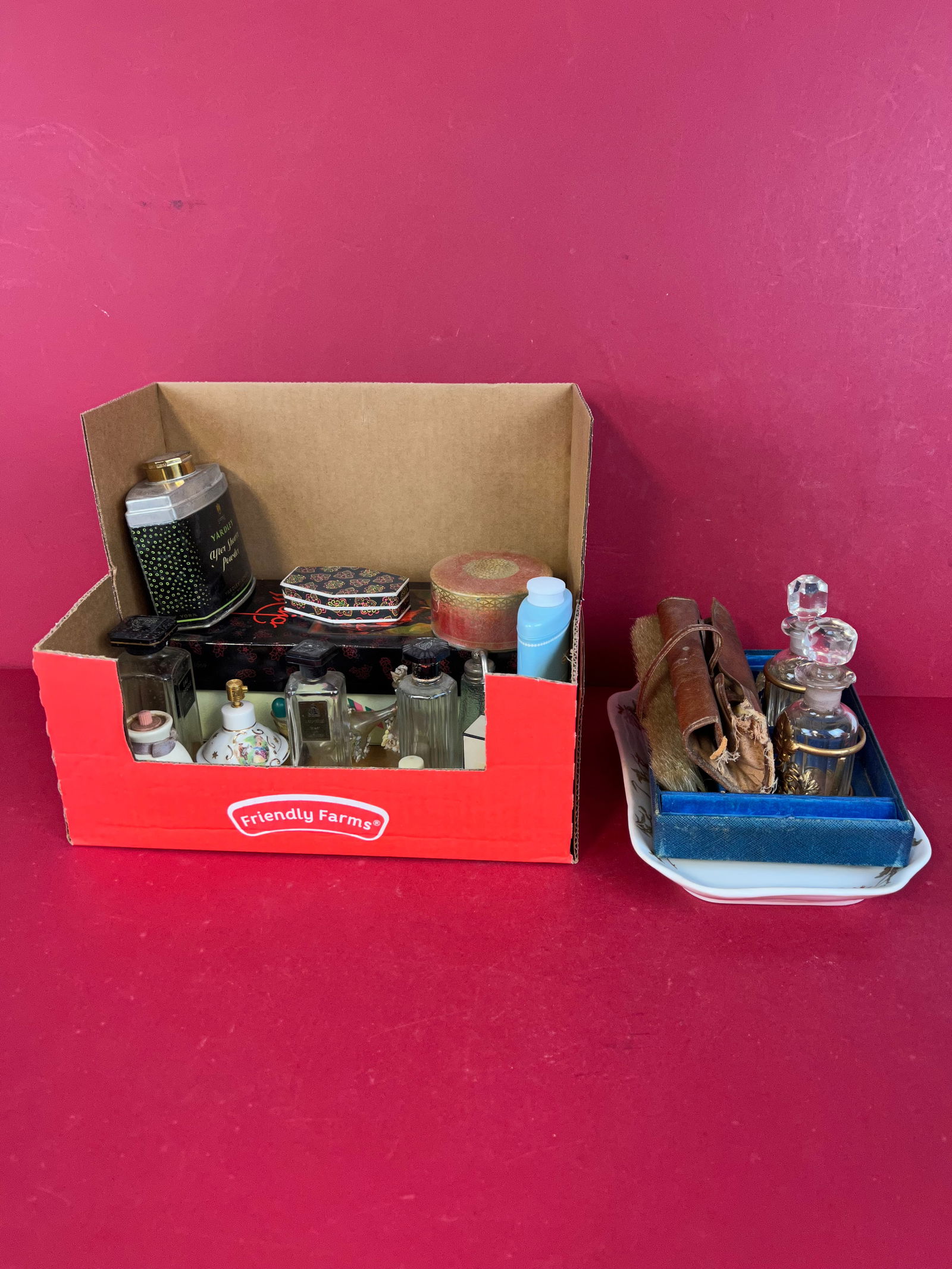 Lot Vintage Perfume Bottles Etc. (1 of 14)