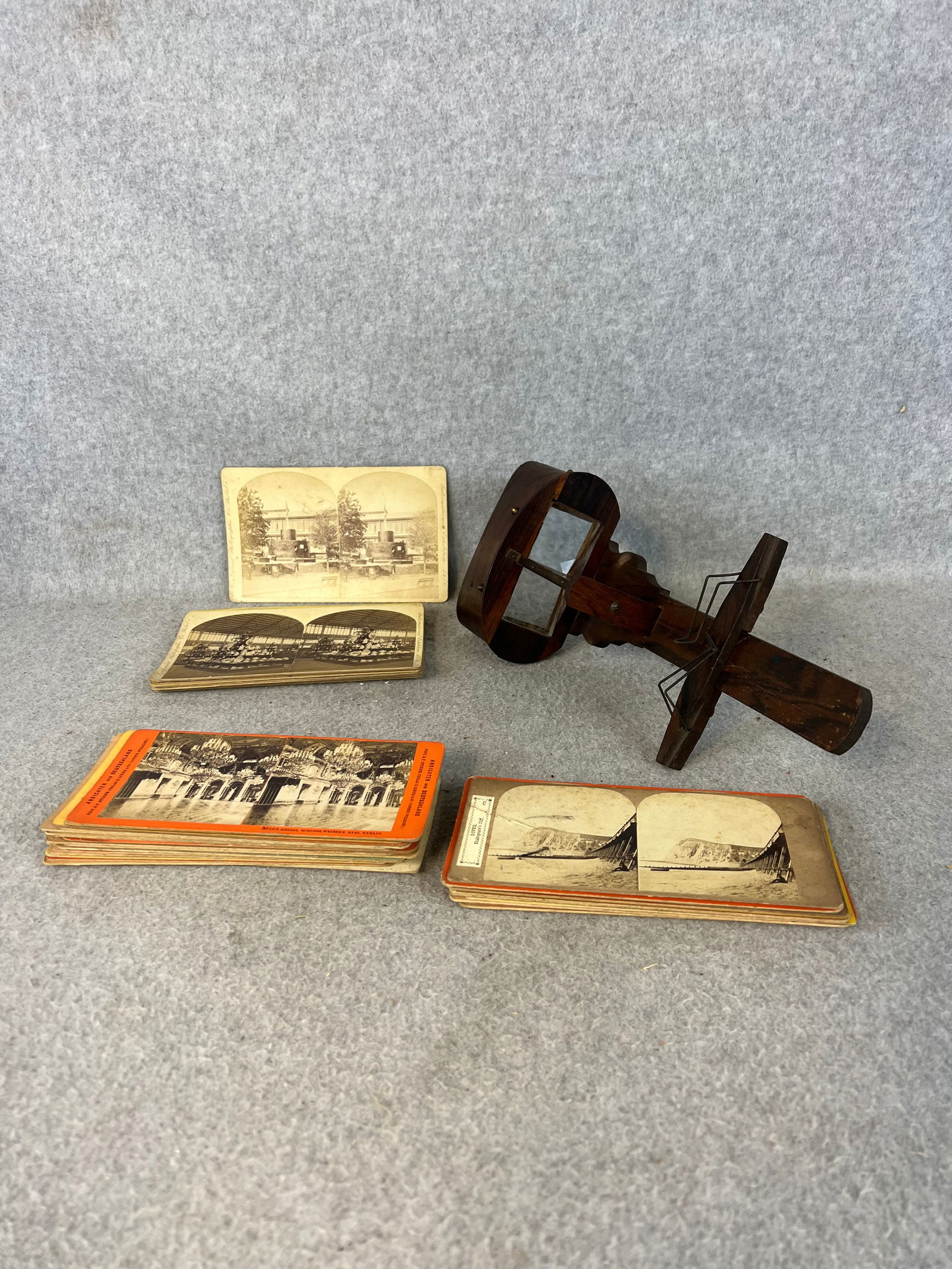 Stereoviewer & Stereoview Cards (1 of 8)