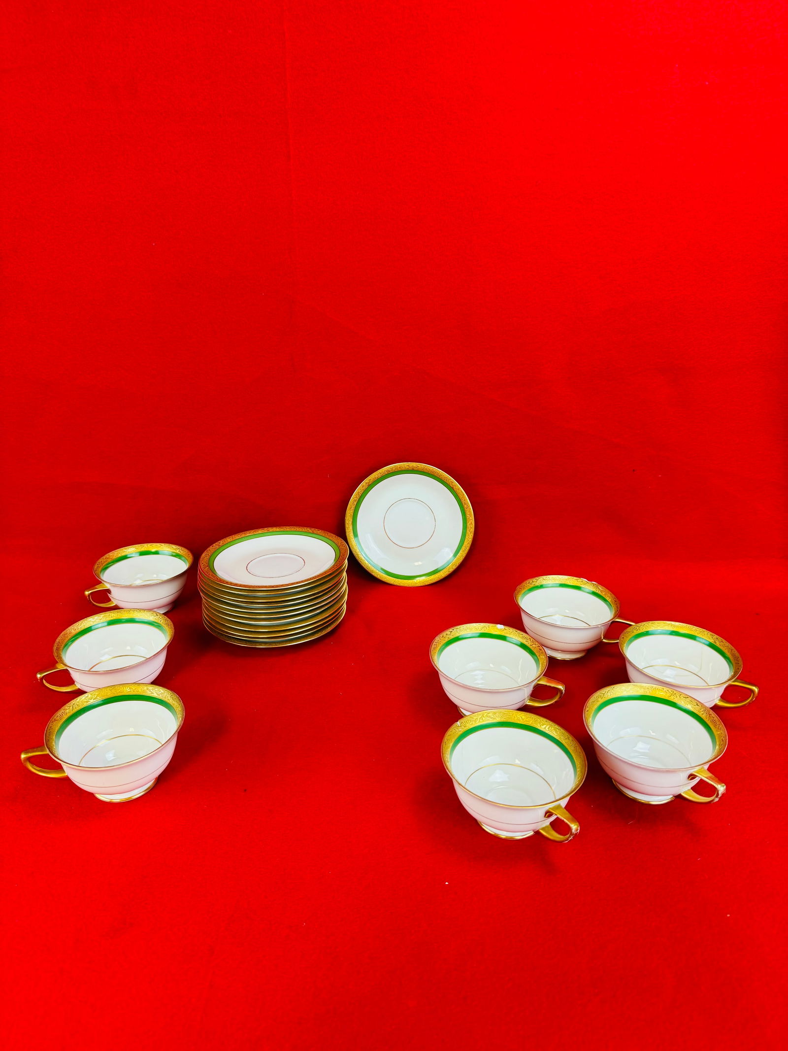 Antique H&C Heinrich & Co. Gilded Bavaria Cups Saucers: Antique H&C Heinrich & Co. Crust Gold Green Gilded Senta Selb Bavaria Cups & Selb Bavaria Saucers, all are signed (marked) and have beautifully raised, detailed gold gilt decoration. 12 6" saucers, al