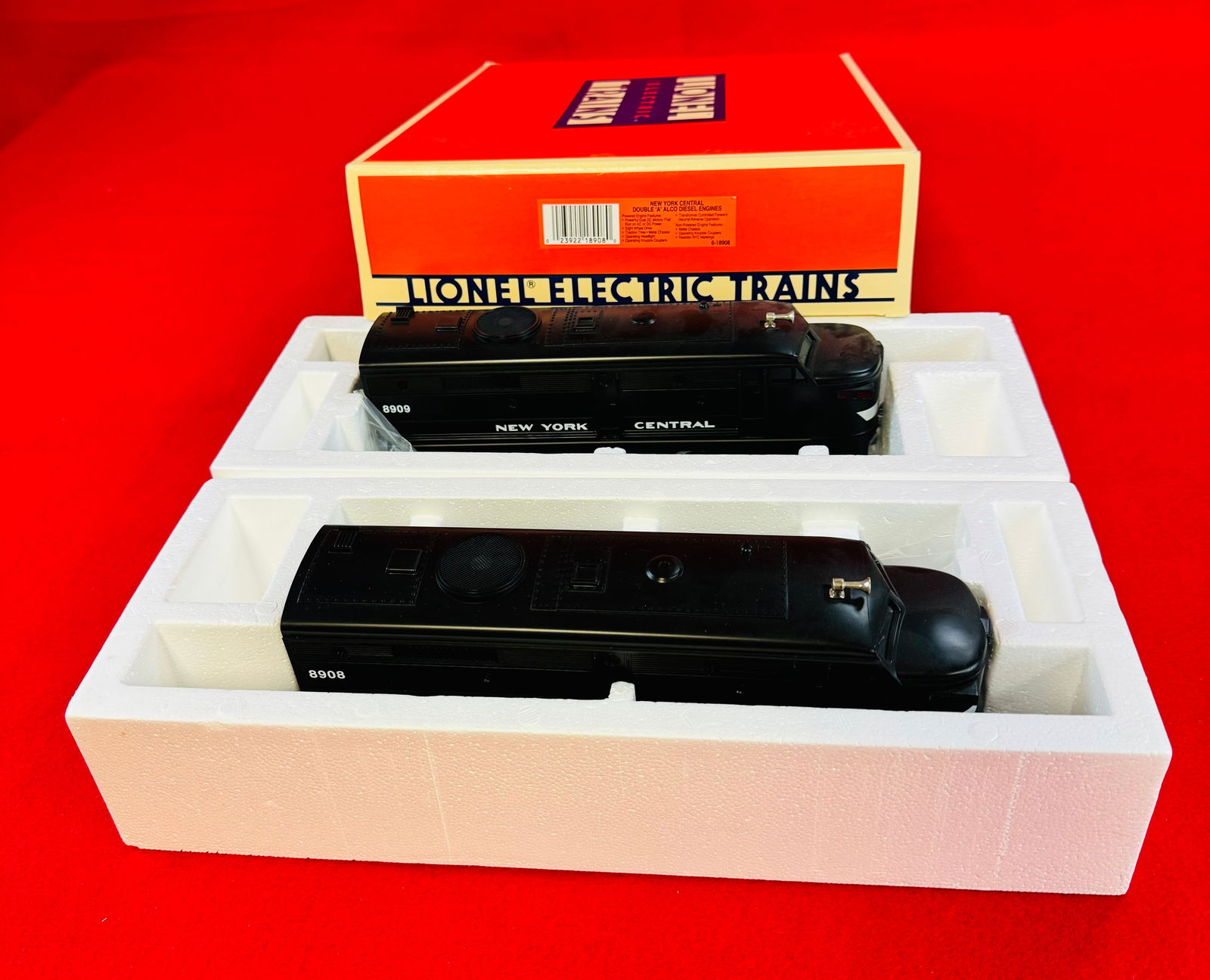 Lionel NY Cntrl Dble Alco Diesel Engines6-18908 (1 of 4)