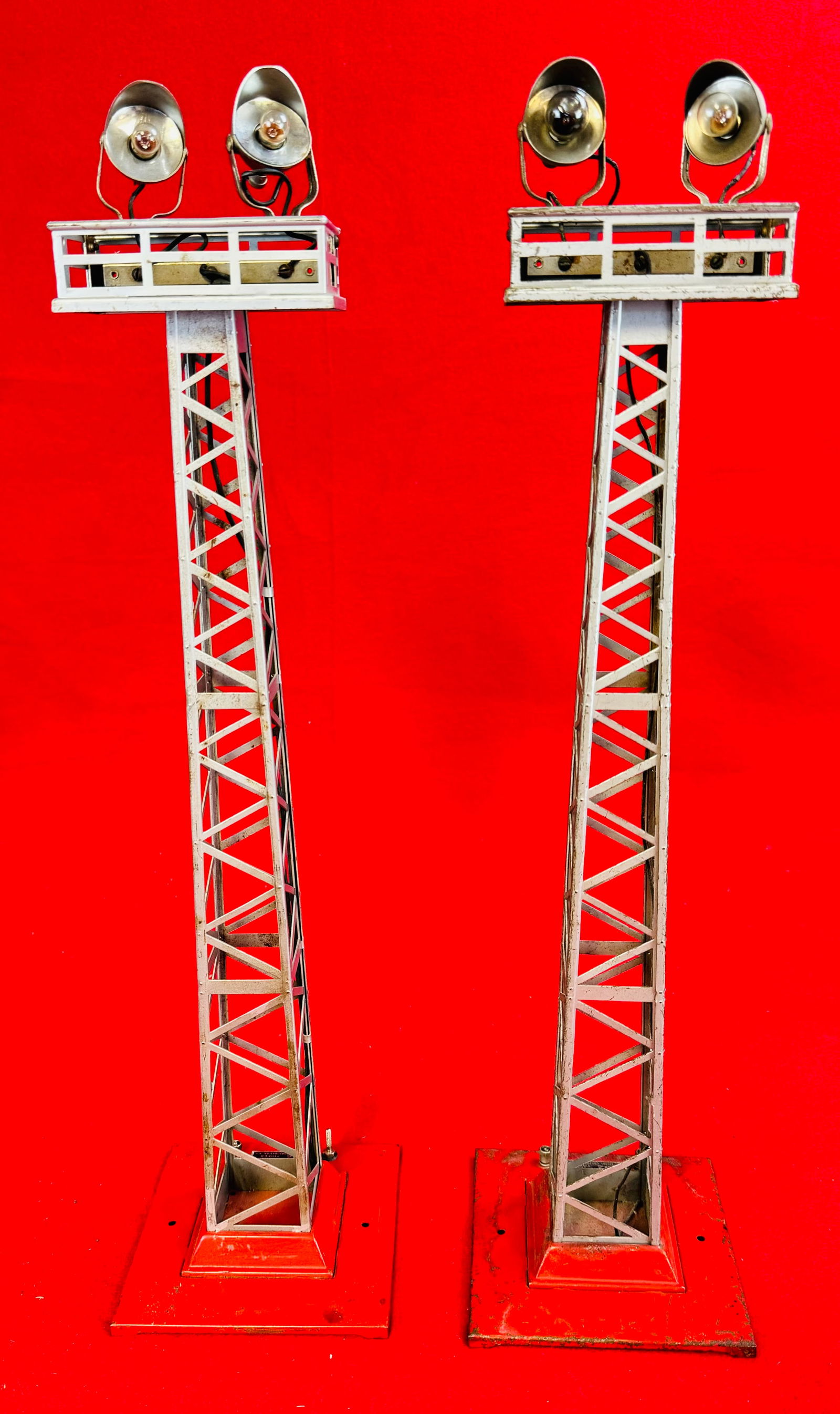 Lot of 2 Lionel Prewar:  No 92 Floodlight Towers (1 of 4)