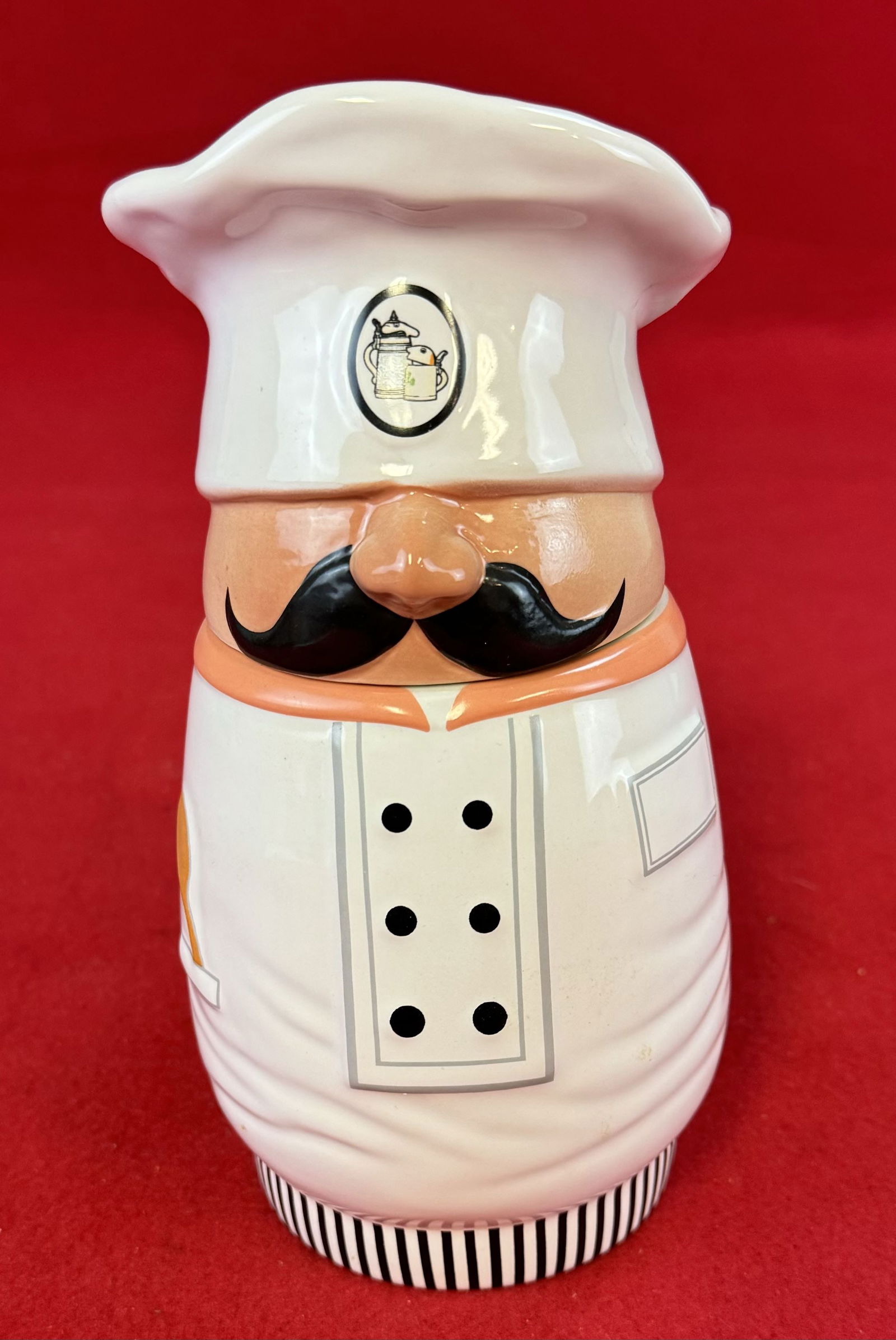 Schultz & Dooley Utica Club Chef Holder Stein (1 of 6)