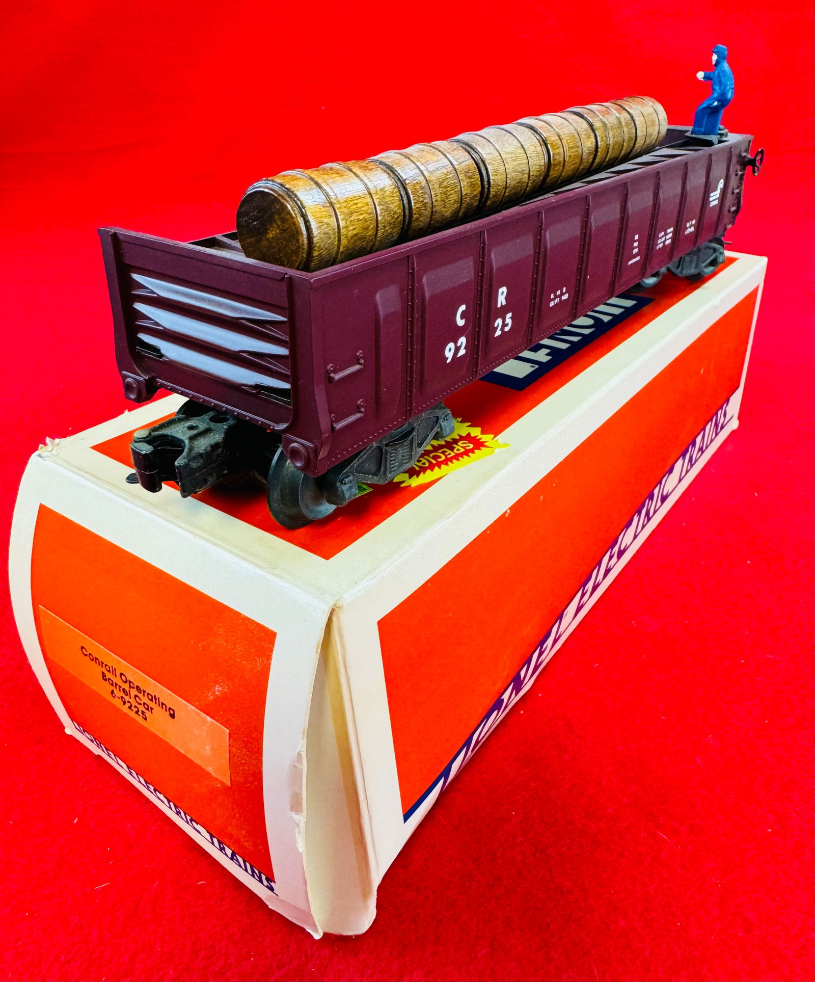 Lionel Conrail Operating Barrel Car 6-9225 w box (1 of 2)
