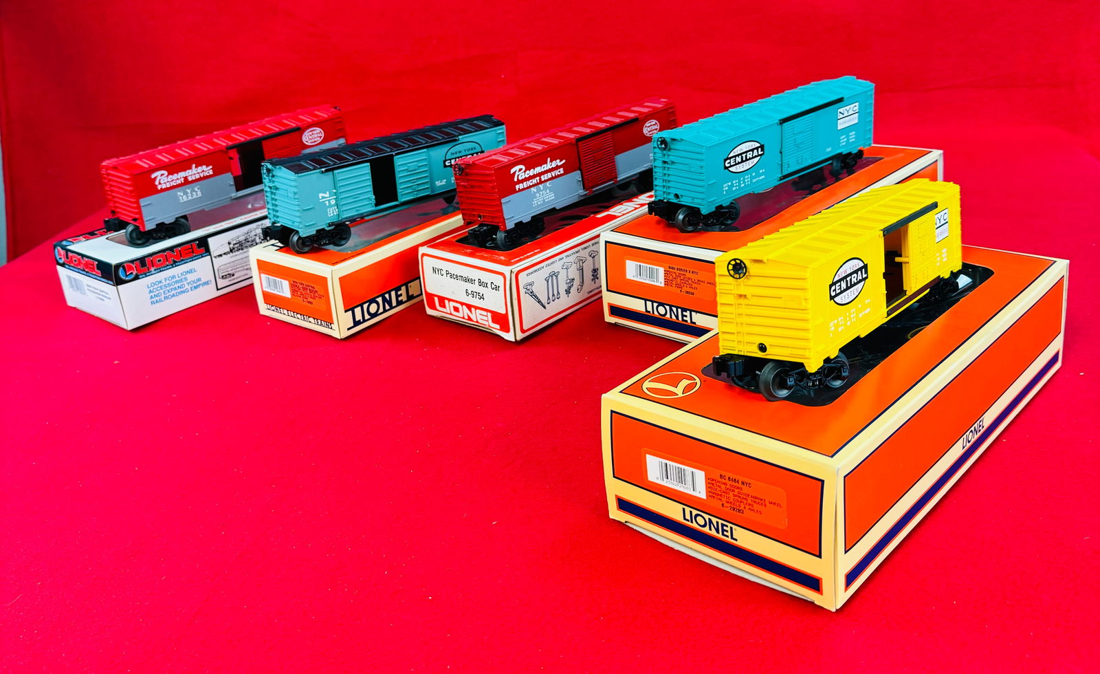 Lot: 5 Lionel O Gauge Box Cars (1 of 7)
