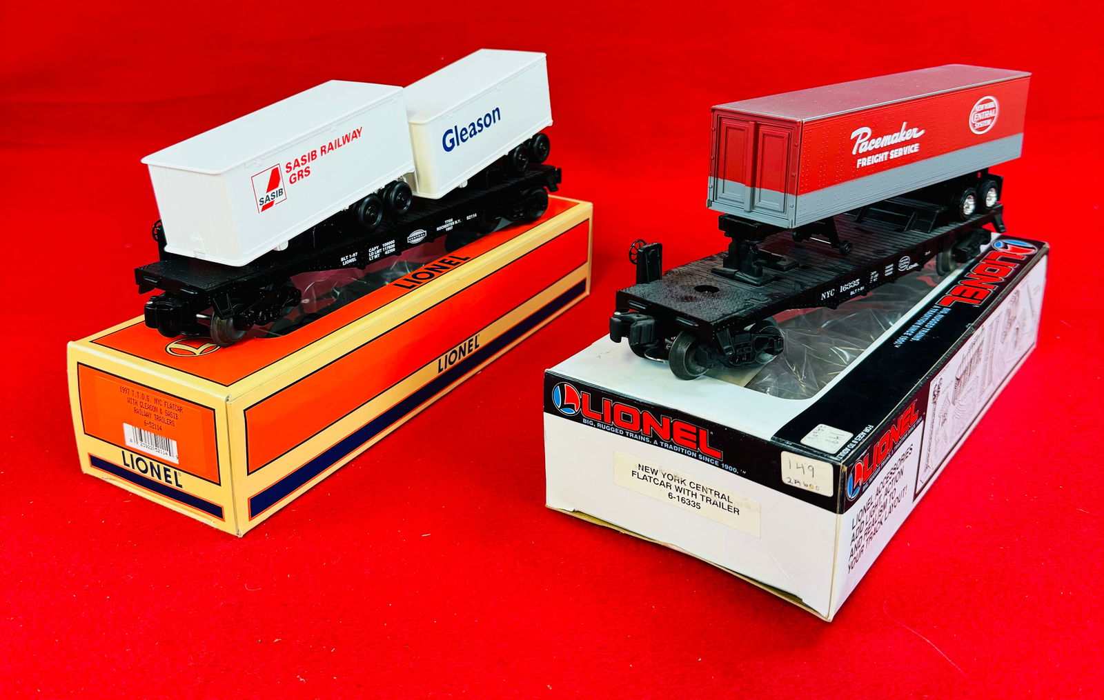 Lot: 2 Lionel Flatcars With Trailers (1 of 2)
