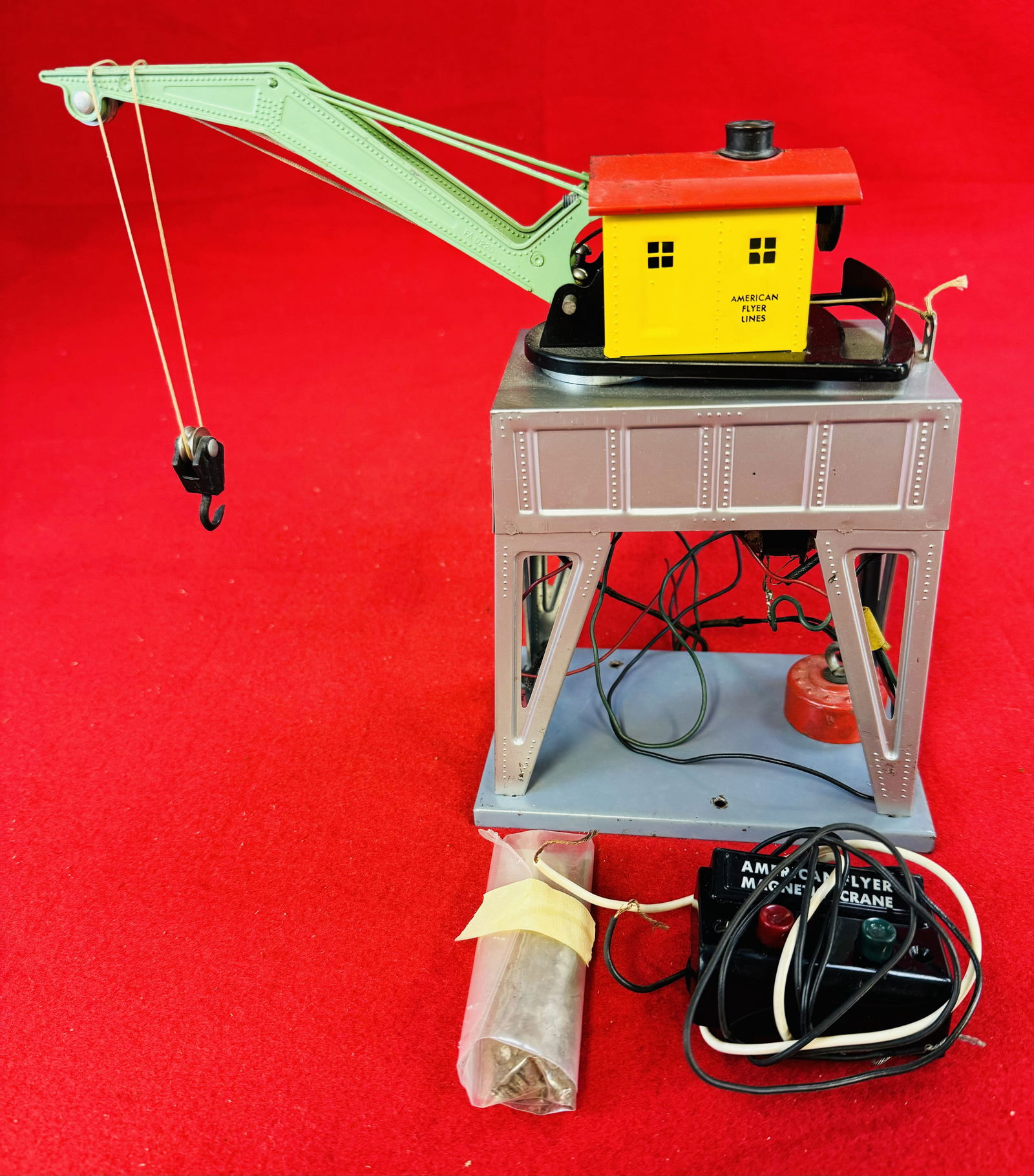 American Flyer No 583A Electromagnetic Crane (1 of 5)