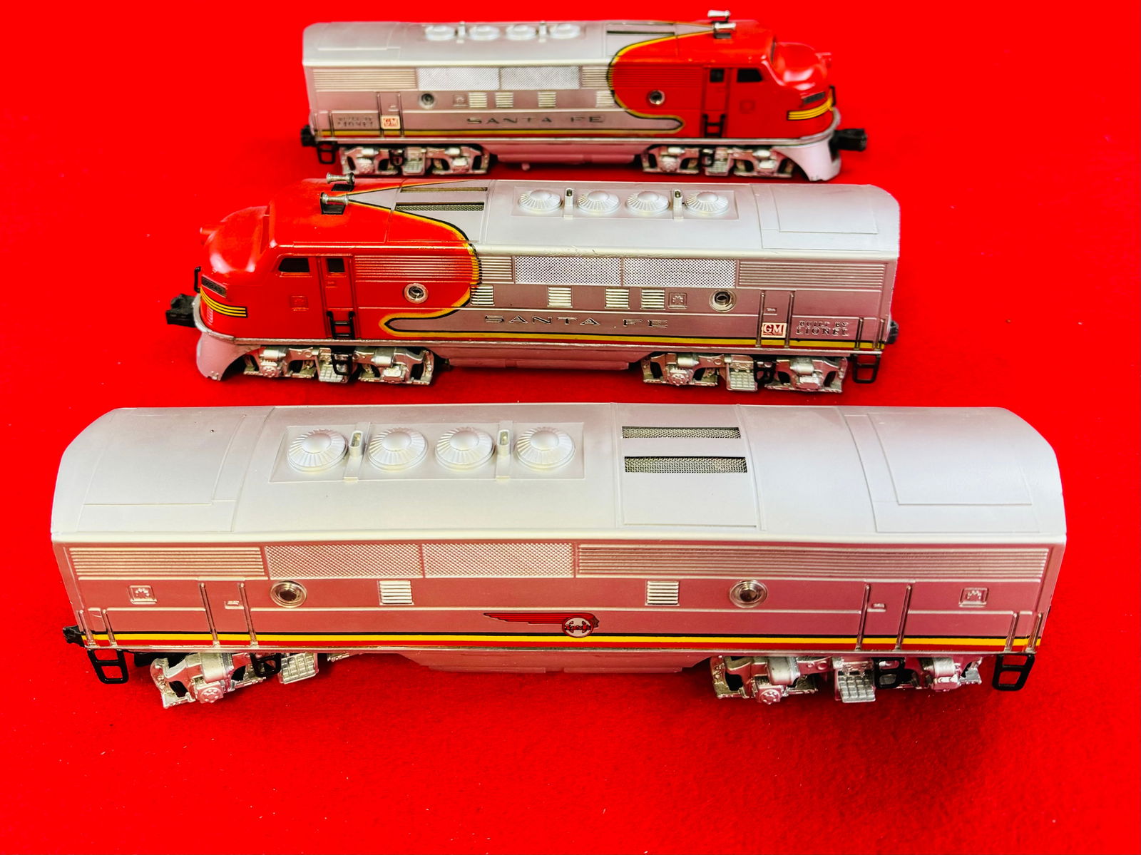 Lionel O Ga Santa Fe Diesel Engines #2343 & Car (1 of 7)