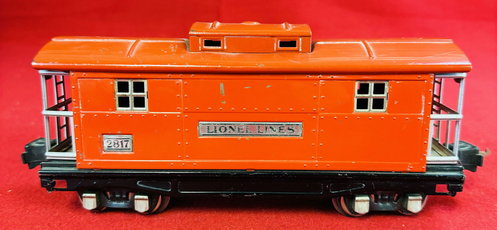 Lionel O Gauge No 2817 Caboose (Light Red) (1 of 3)