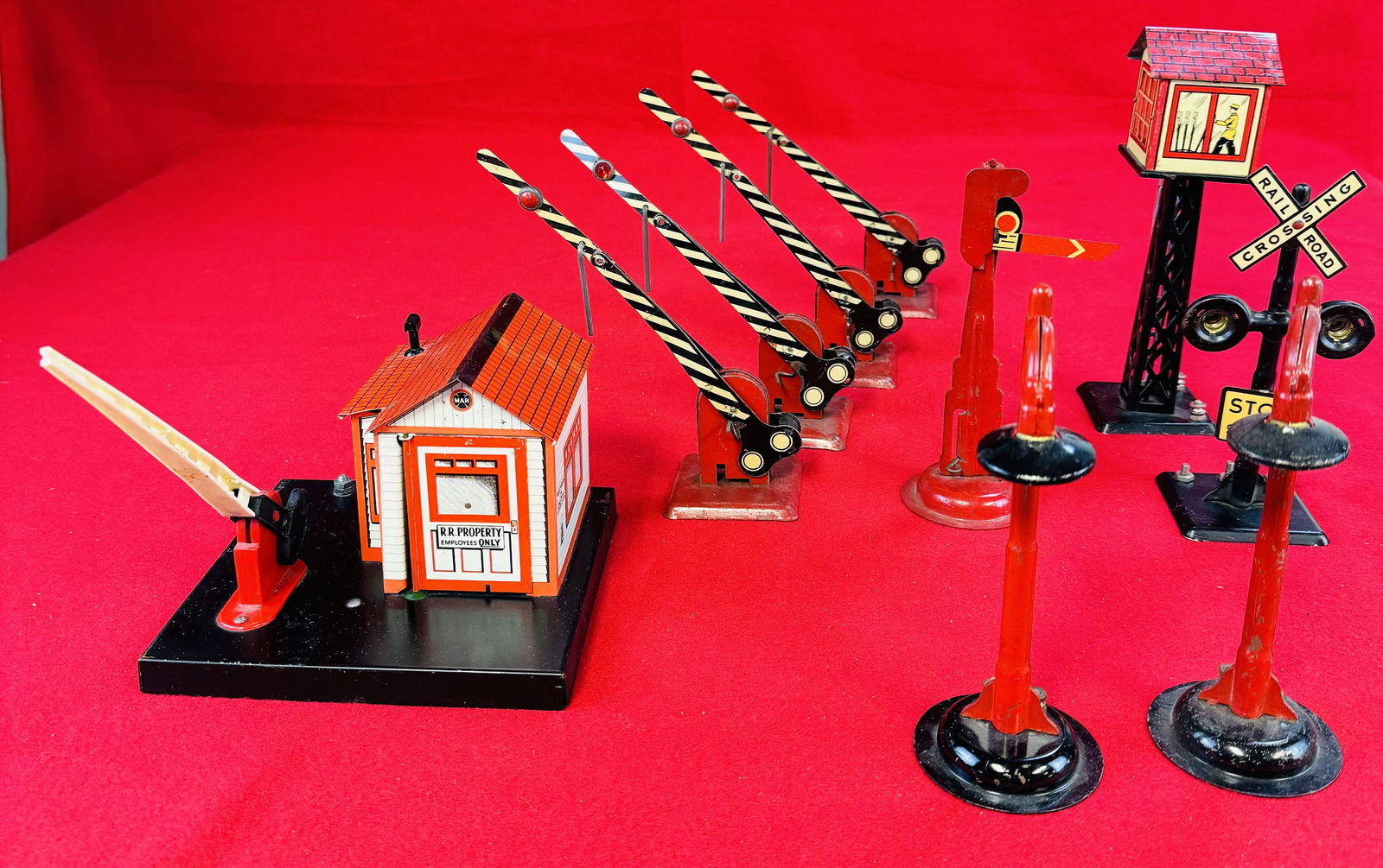 Lot Marx Train Accessories (1 of 4)