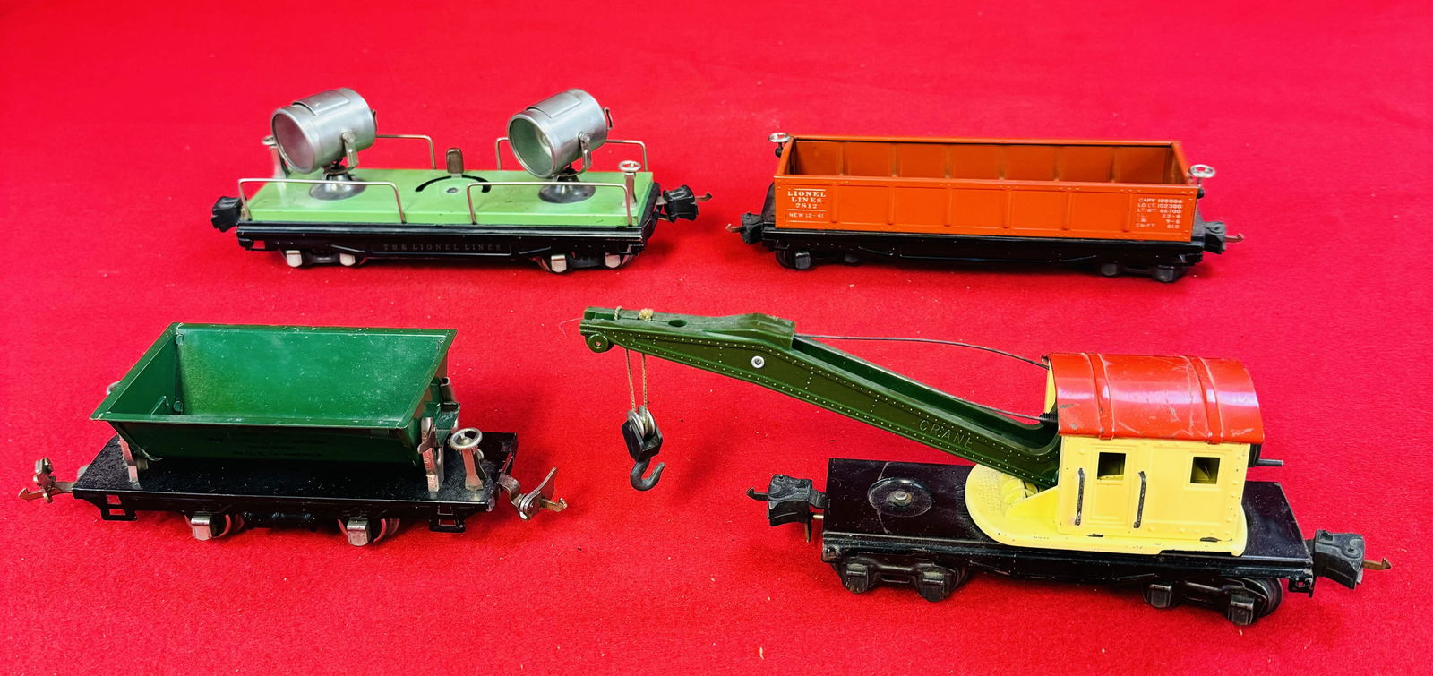 Lot of 4 Lionel O Gauge Train Cars (1 of 4)