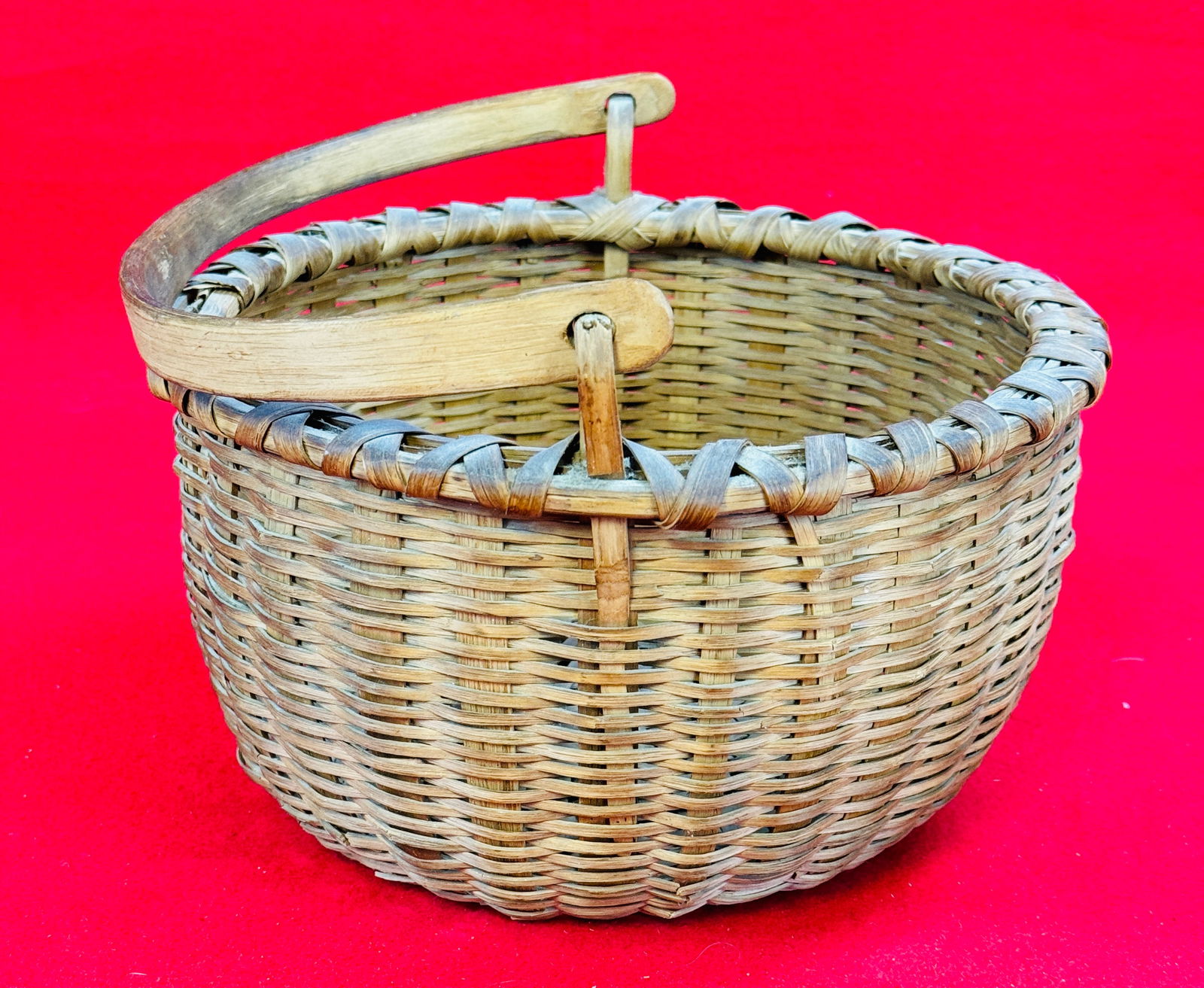 Antique Taghkanic Swing Handled Basket (1 of 5)