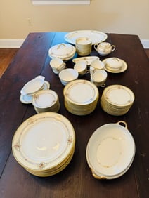 Nortike "Shasta" Dinnerware Set