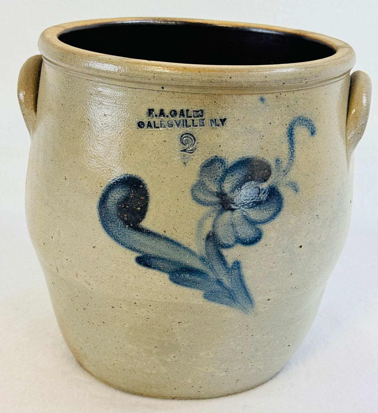F.A. Gale Galesville NY Semi Ovoid Crock (1 of 7)