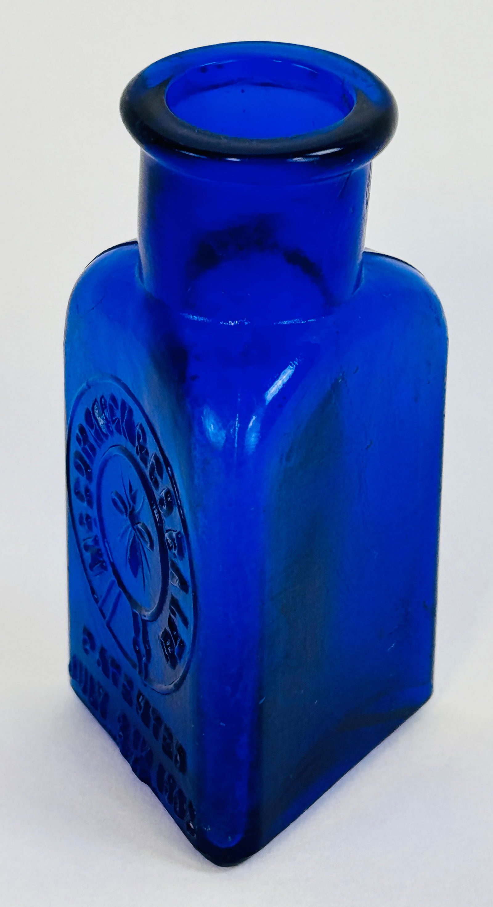 KR-14 The Bee Poison Bottle 2 3/4" (1 of 7)