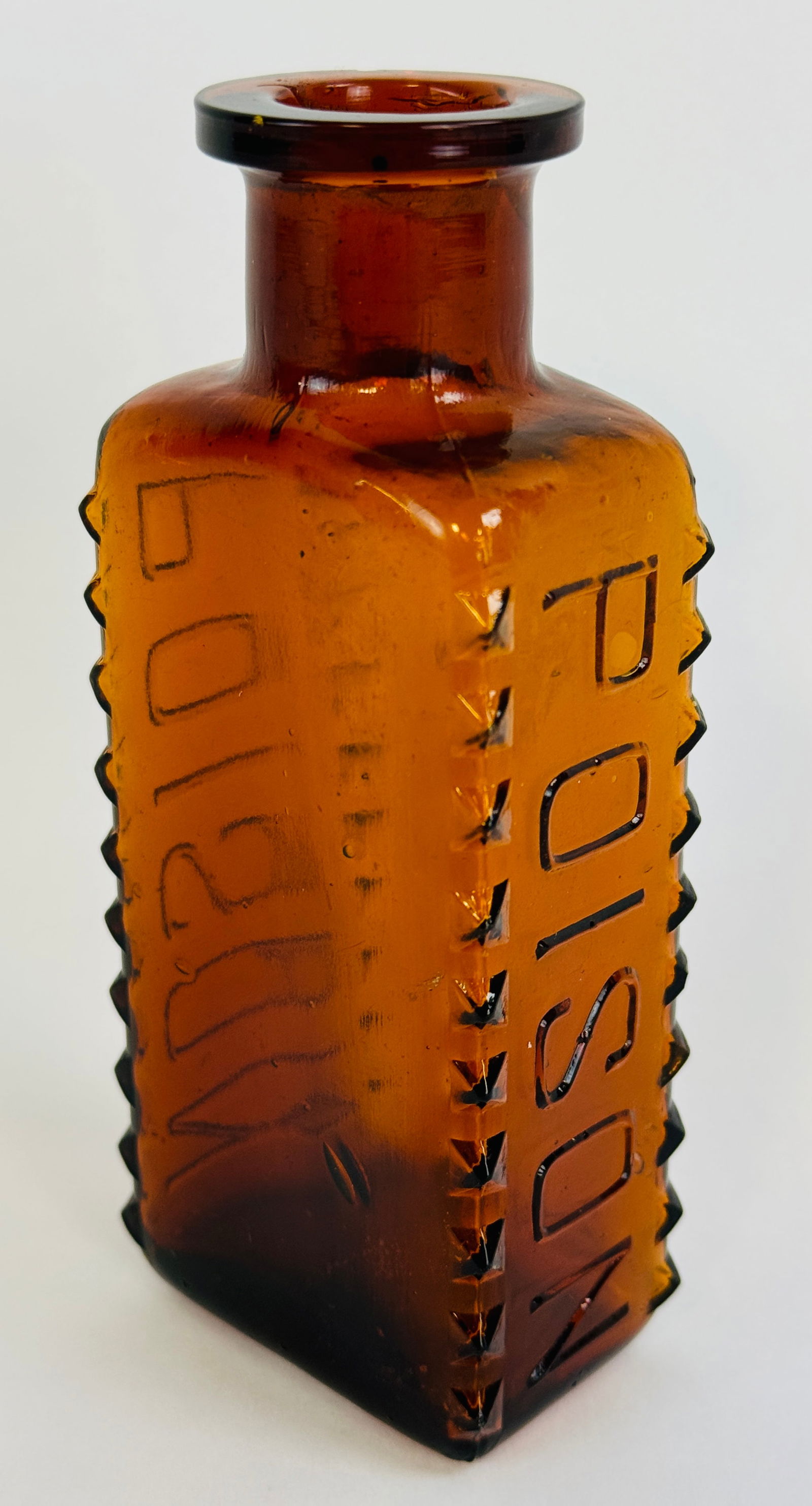 KR-9 Rectangular Amer Poison Bottle 5 1/4" (1 of 6)