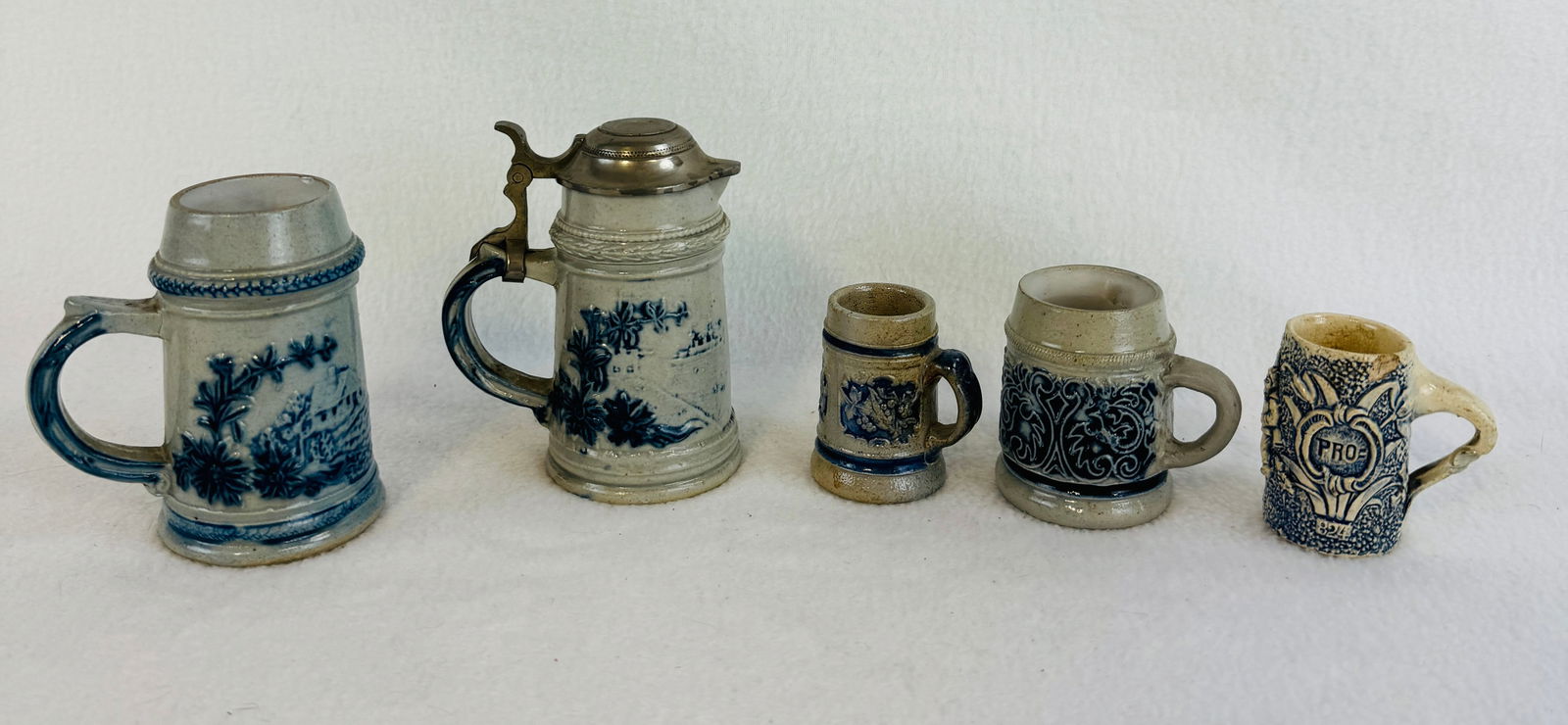 Lot Blue & White Miniature Molded Stoneware Mugs & Steins (1 of 11)