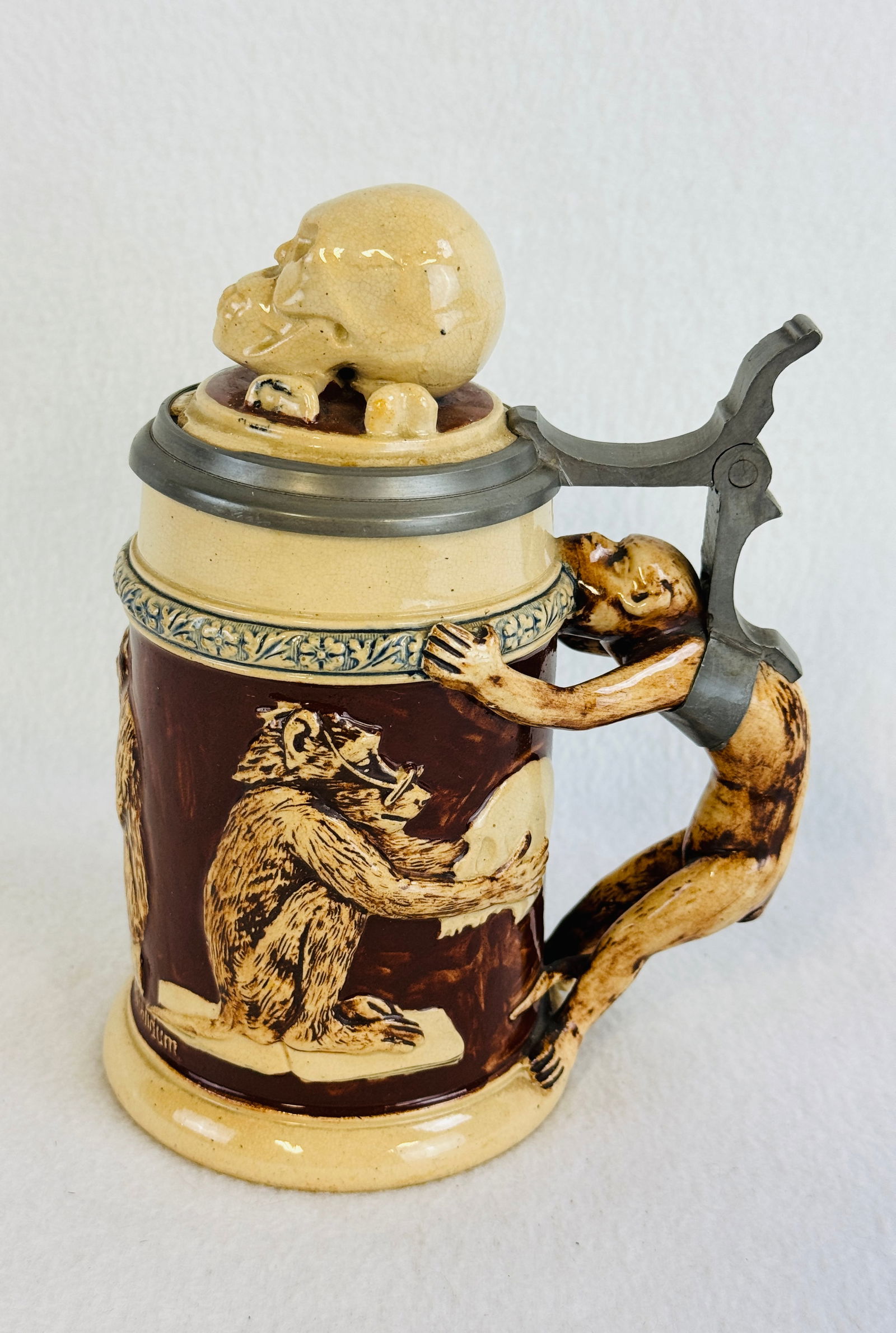 German Monkey Stein W Skull & Crossbones Inlaid Lid (1 of 9)