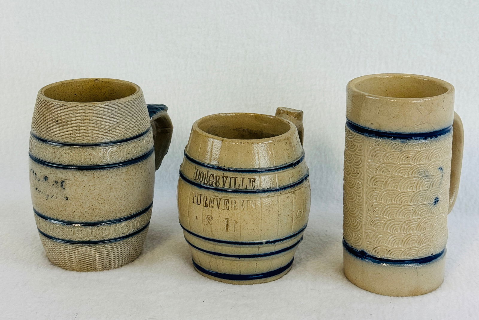 Lot 3 Blue & White Molded Stoneware Mugs (1 of 7)