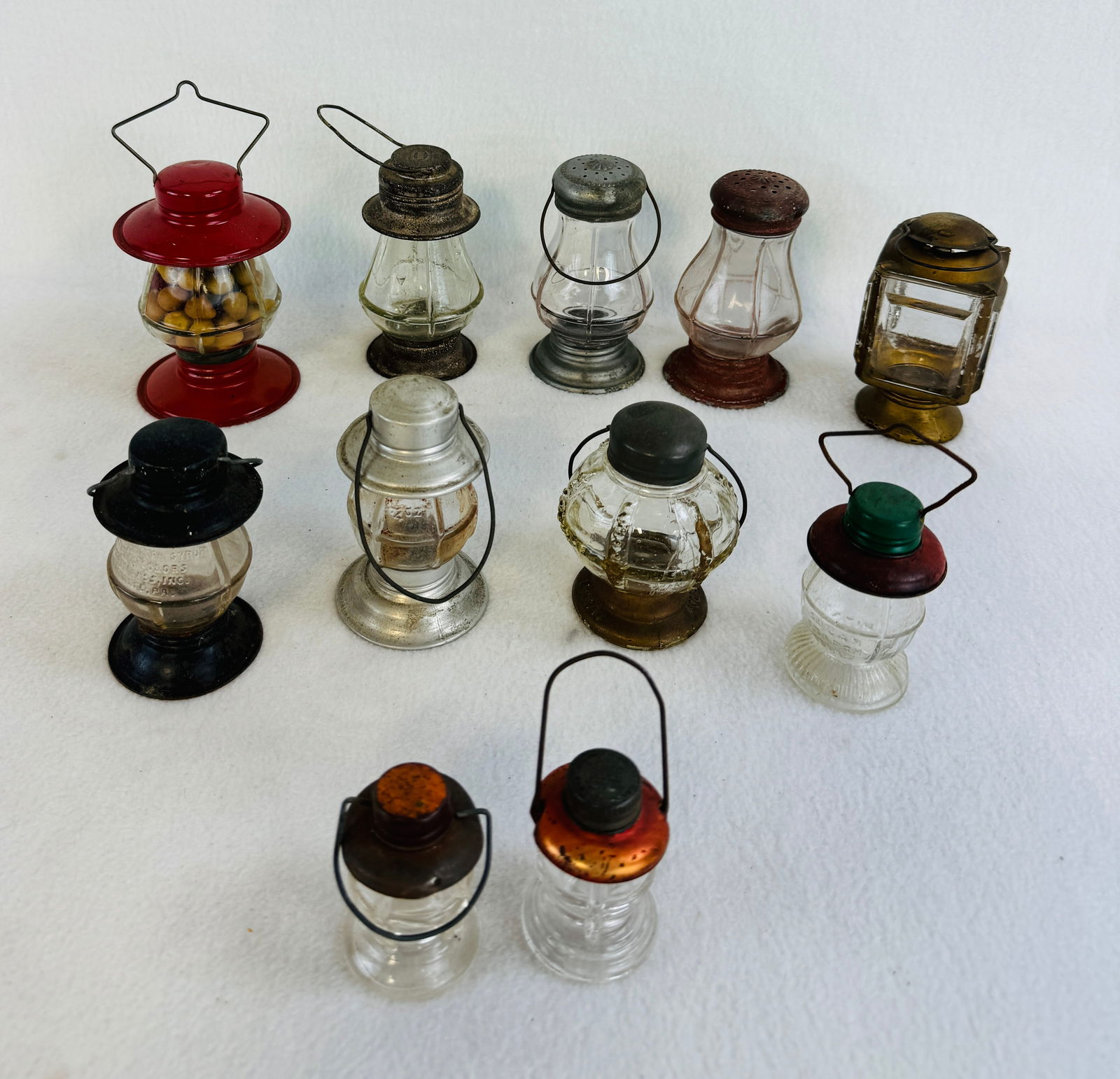Lot 11 Candy Containers - Lanterns (1 of 8)