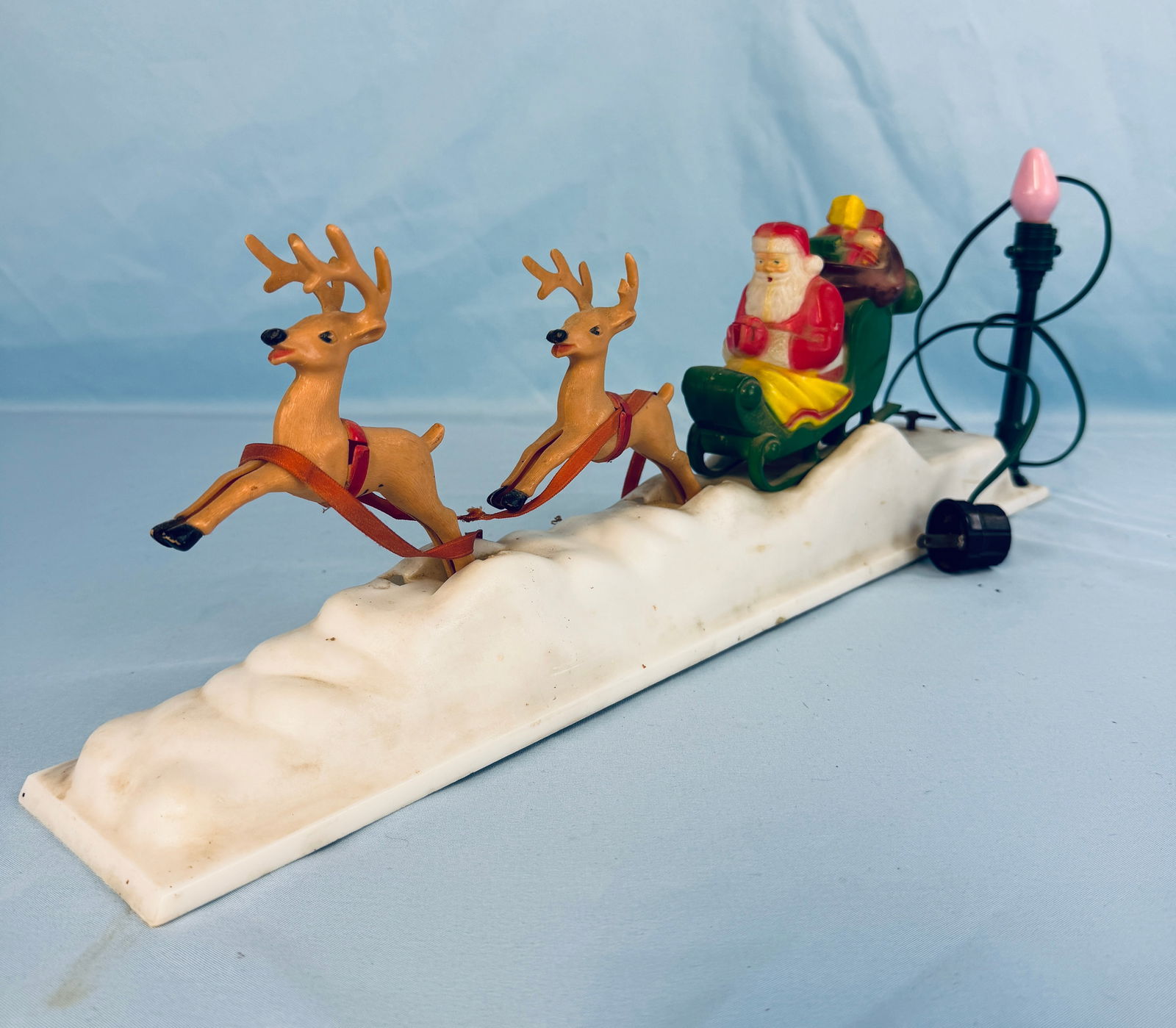 28" Santa With Sleigh Animated Decoration (1 of 3)