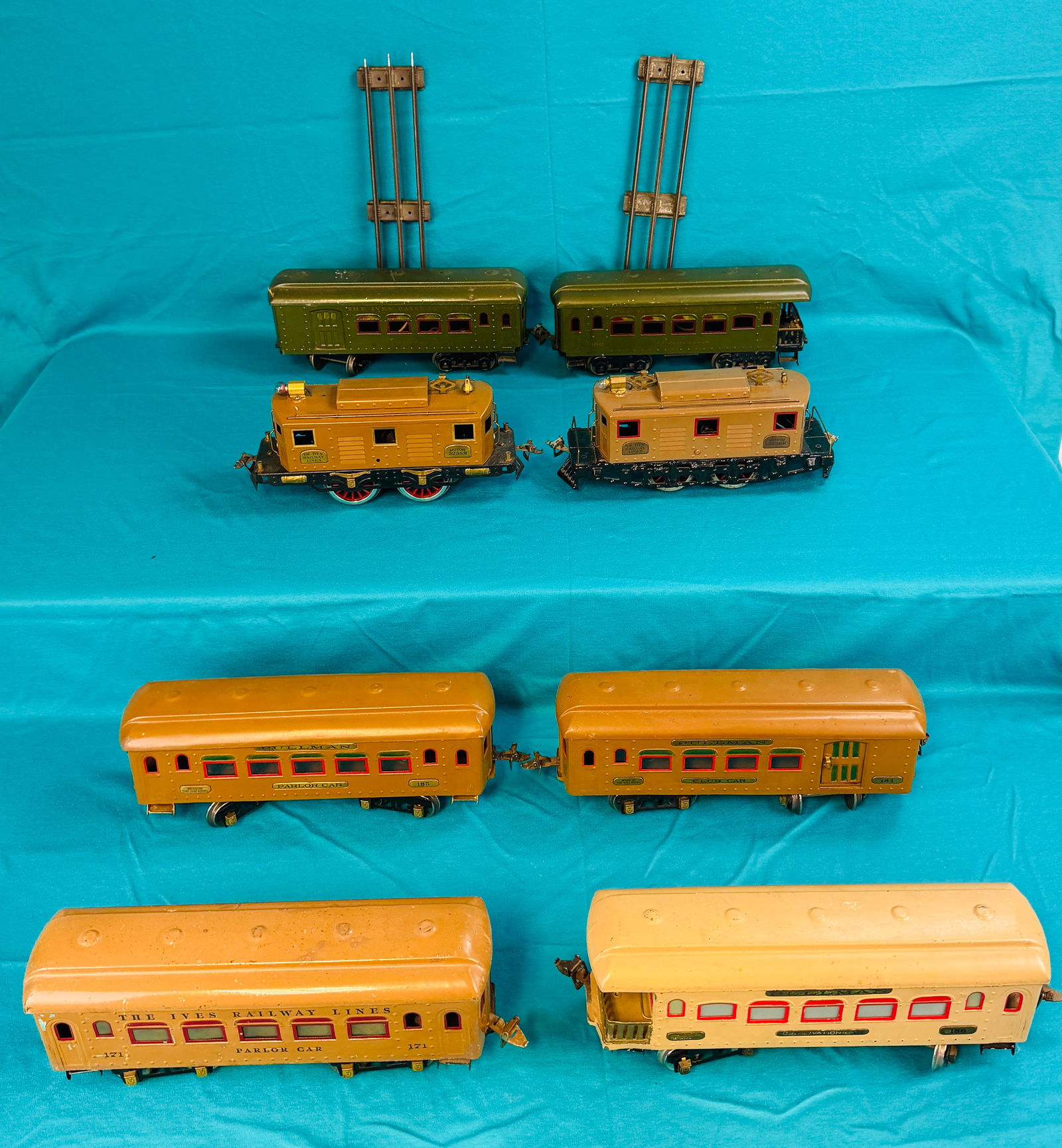 Lot Ives Standard Gauge Locomotives & Cars (1 of 15)
