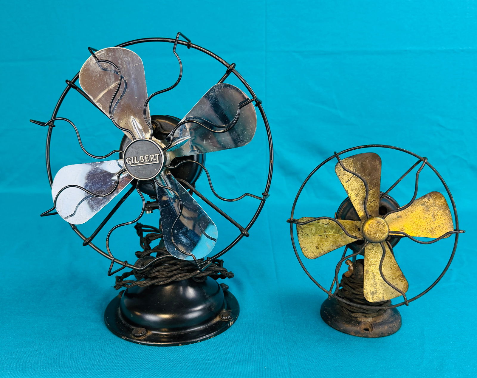 Lot 2 Vintage Small Electric Table Fans Gilbert & Polar Cub (1 of 6)