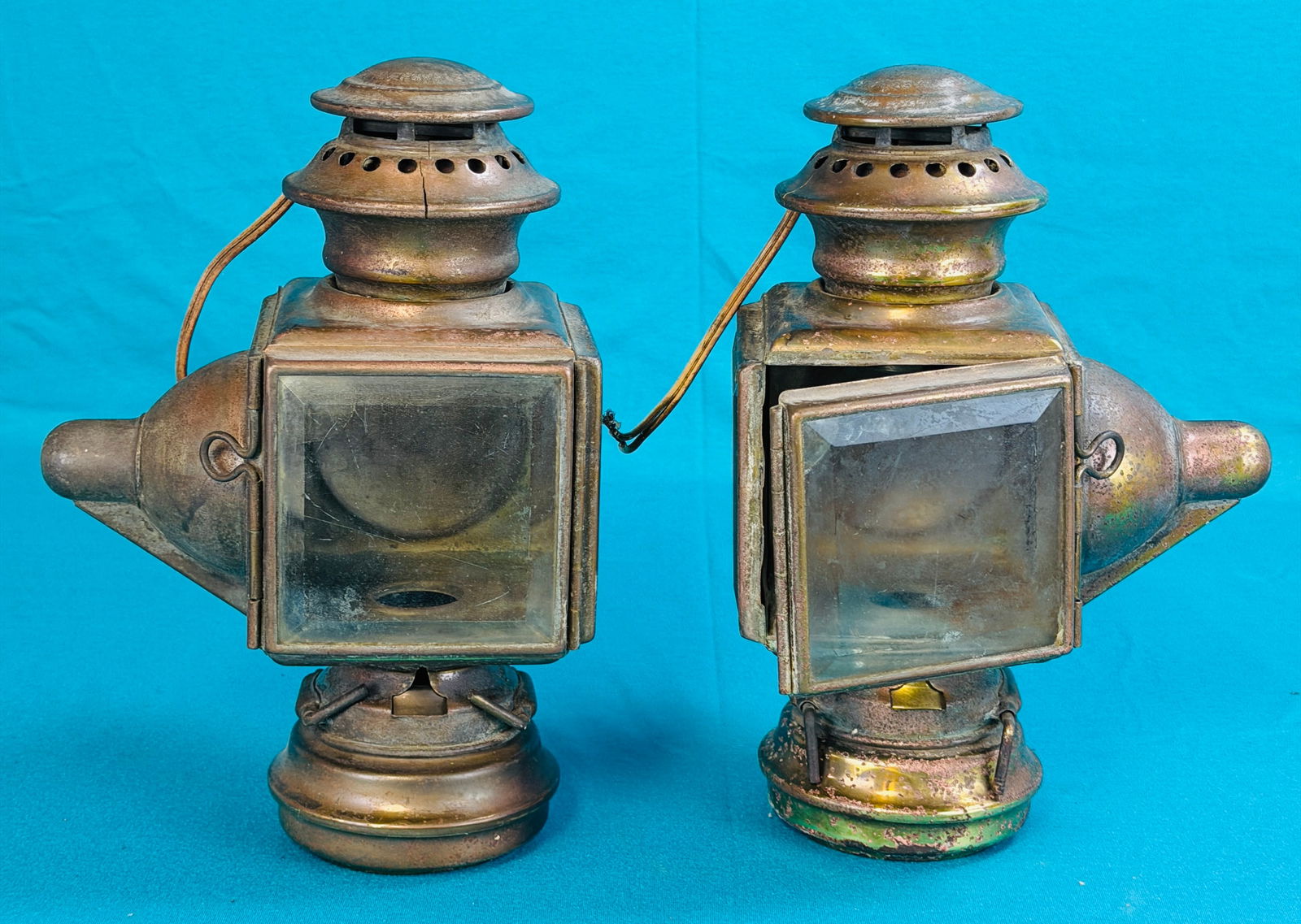 PR Indiana Lamp Co Connersville Ind. Auto Lamps (1 of 6)