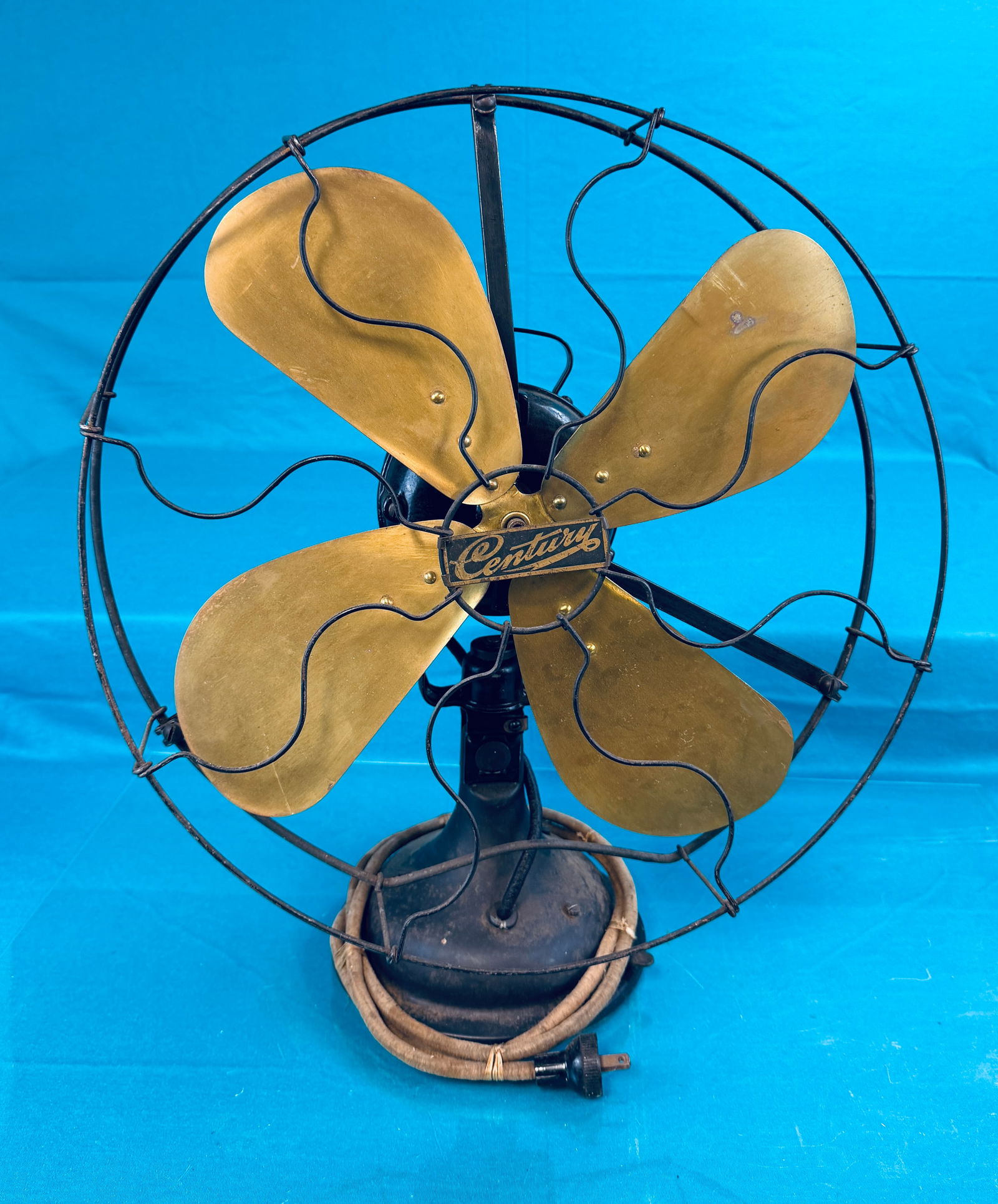 Vintage Century Electric Co Table Fan (1 of 6)