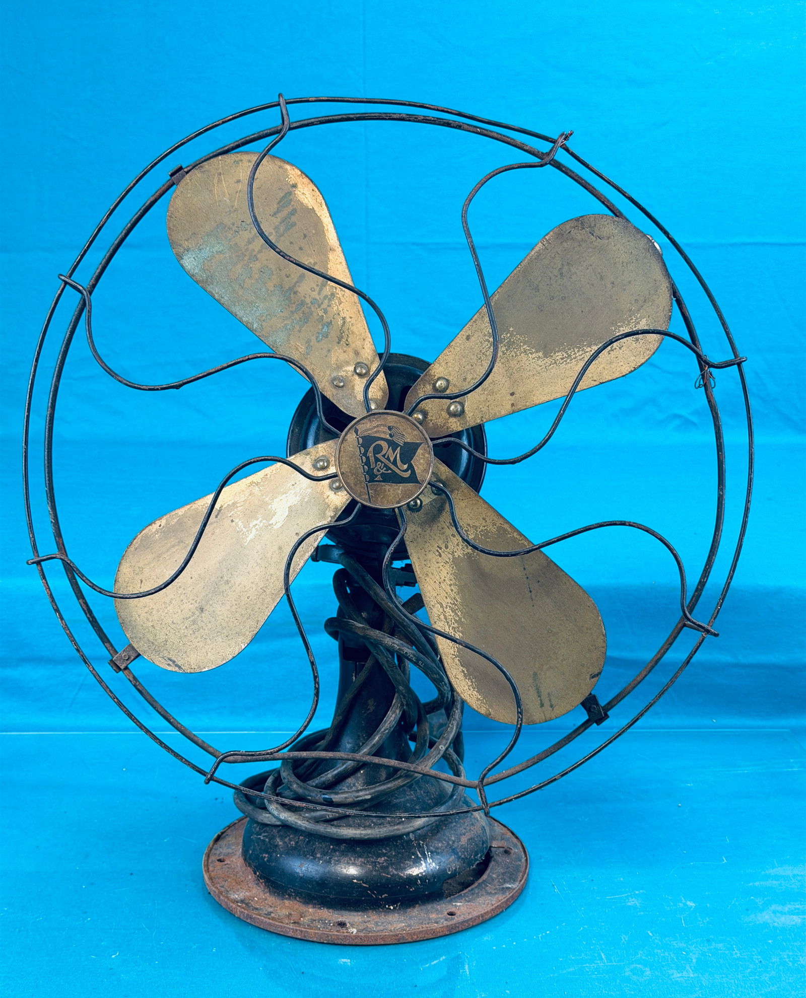 Vintage Robbins & Myers Electric Table Fan (1 of 7)